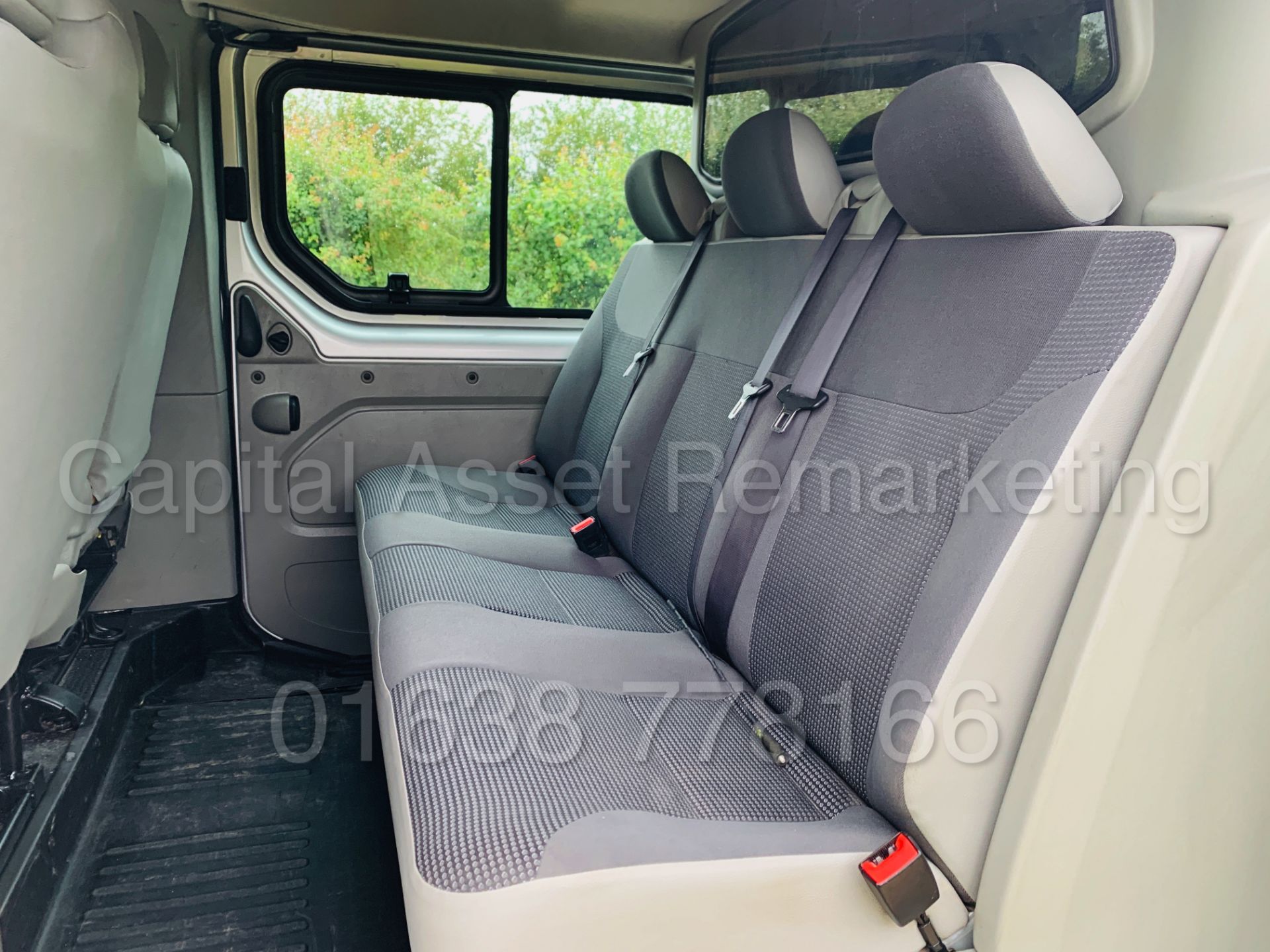 VAUXHALL VIVARO 2900 *LWB - 6 SEATER CREW VAN* (2013 MODEL) '2.0 CDTI - 115 BHP - 6 SPEED' *AIR CON* - Image 19 of 37