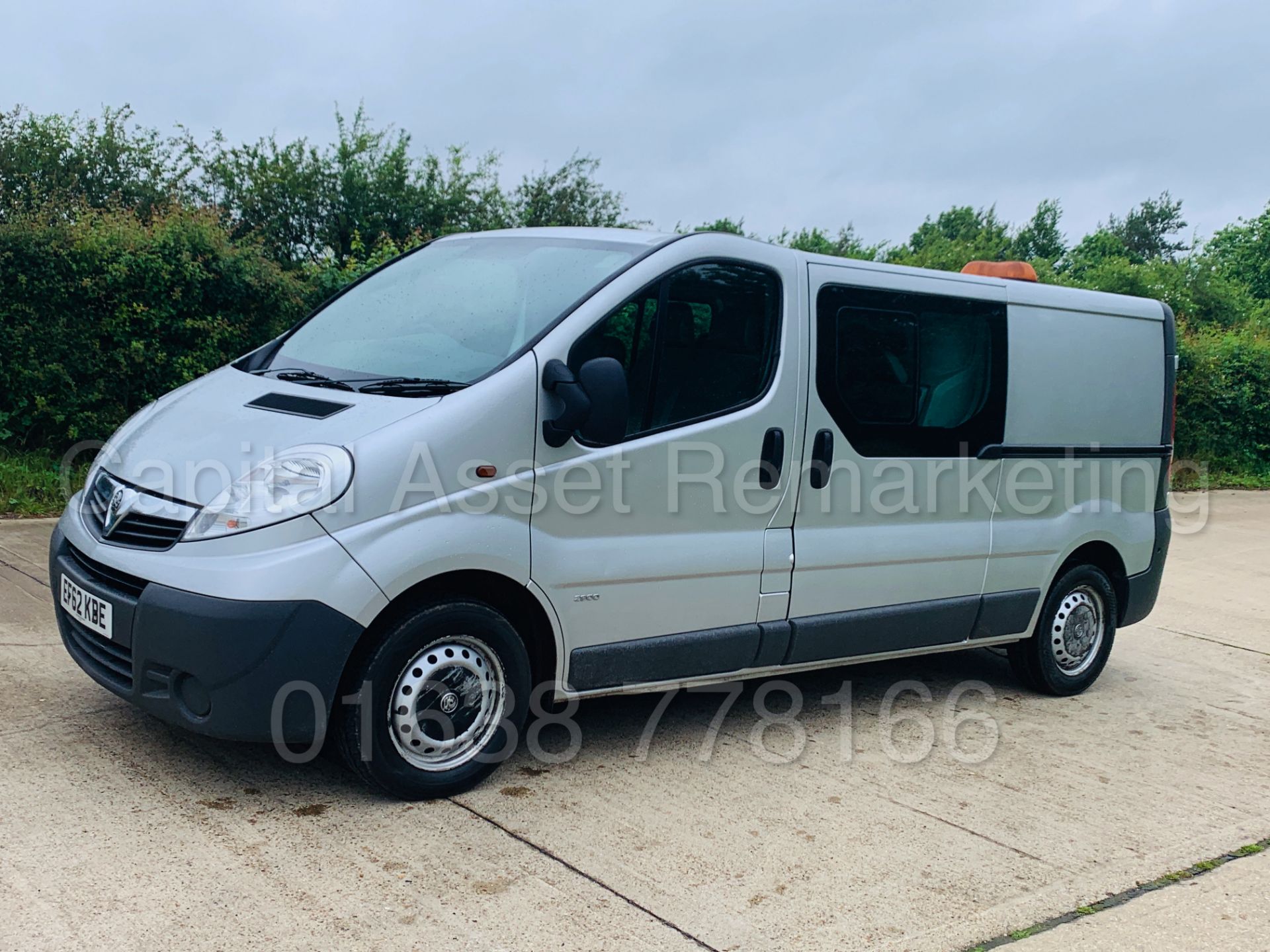 VAUXHALL VIVARO 2900 *LWB - 6 SEATER CREW VAN* (2013 MODEL) '2.0 CDTI - 115 BHP - 6 SPEED' *AIR CON* - Image 7 of 37