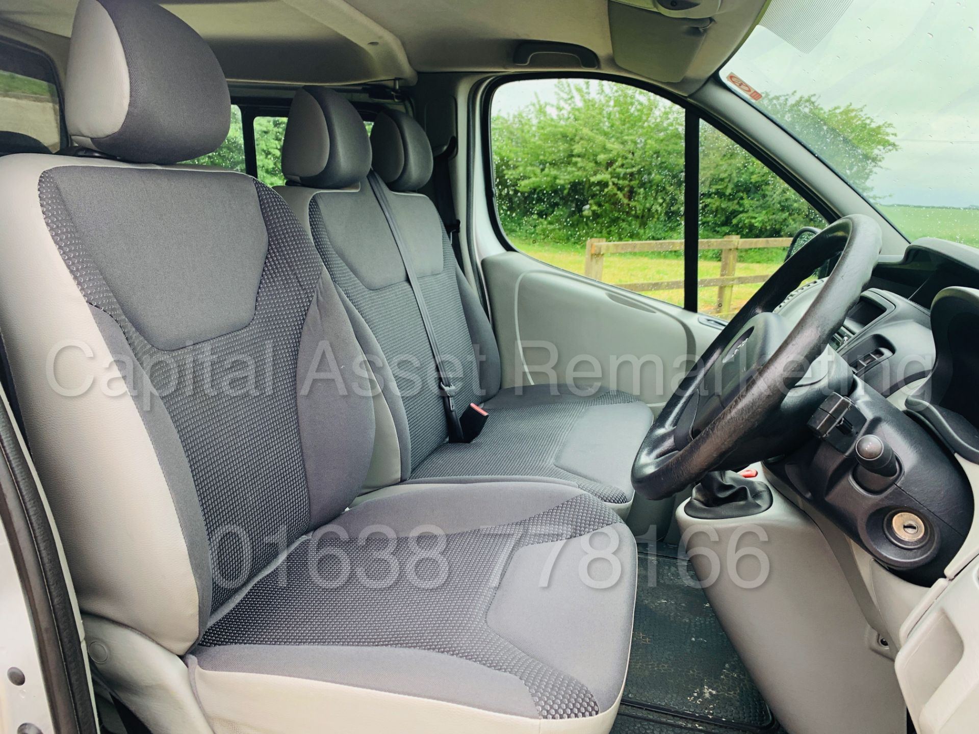 VAUXHALL VIVARO 2900 *LWB - 6 SEATER CREW VAN* (2013 MODEL) '2.0 CDTI - 115 BHP - 6 SPEED' *AIR CON* - Image 26 of 37