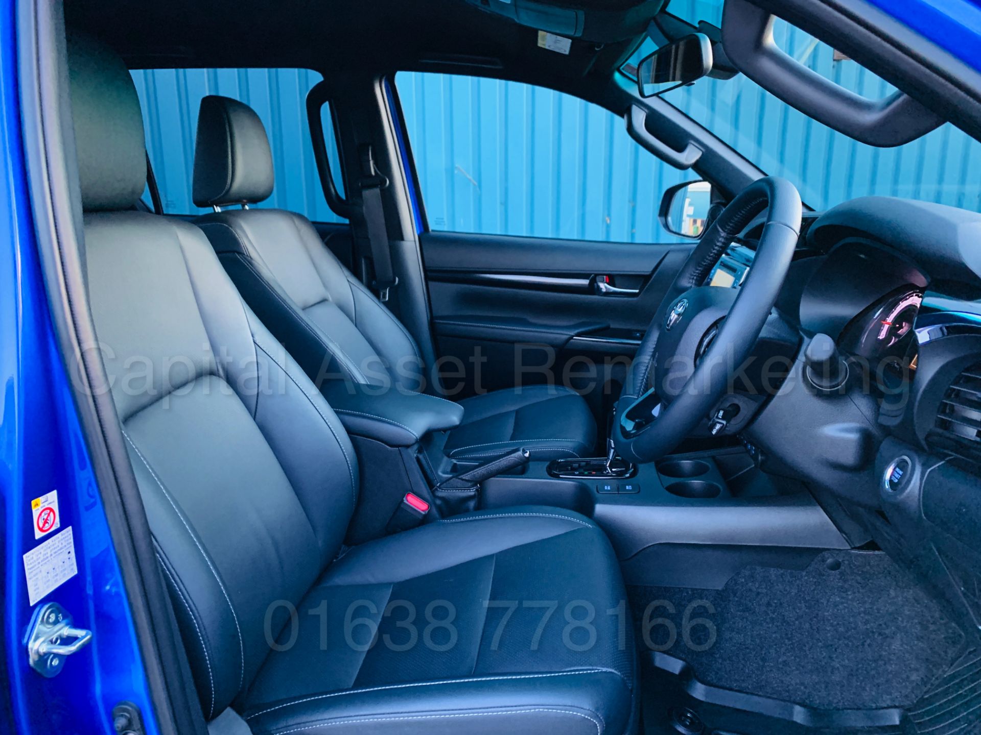 TOYOTA HILUX *INVINCIBLE X - LE* D/CAB PICK-UP (2019 MODEL) 'D-4D - AUTO - LEATHER - SAT NAV' *LOOK* - Image 51 of 65