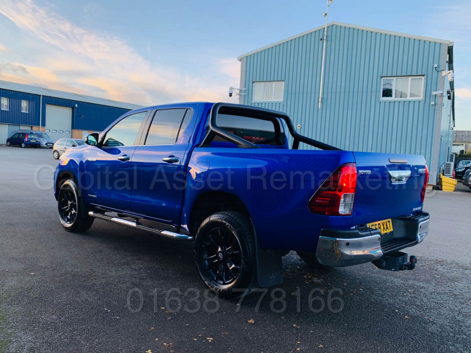 TOYOTA HILUX *INVINCIBLE X - LE* D/CAB PICK-UP (2019 MODEL) 'D-4D - AUTO - LEATHER - SAT NAV' *LOOK* - Image 9 of 65