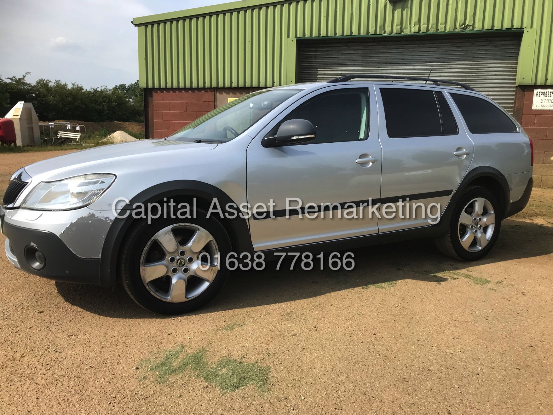 ONSALE SKODA OCTAVIA SCOUT 2.0TDI CR ESTATE (13 REG) DSG AUTOMATIC - 1 OWNER *4X4* LIKE AUDI ALLROAD - Image 2 of 13