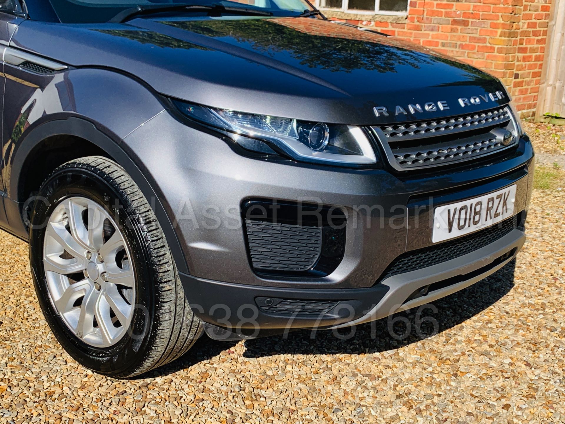 (On Sale) RANGE ROVER EVOQUE '5 DOOR' (2018) '2.0 TD4 -180 BHP- AUTO' *LEATHER -SAT NAV* (HUGE SPEC) - Image 13 of 55