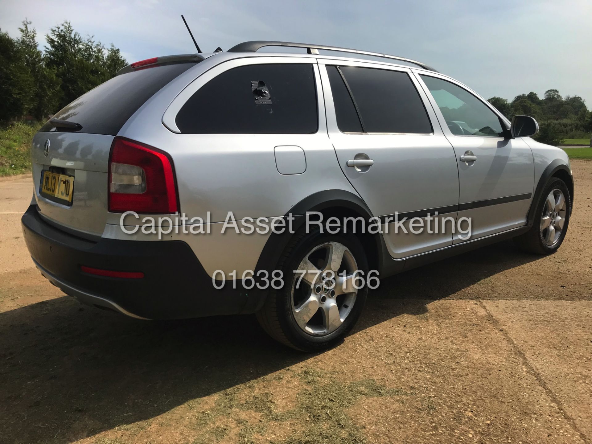 ONSALE SKODA OCTAVIA SCOUT 2.0TDI CR ESTATE (13 REG) DSG AUTOMATIC - 1 OWNER *4X4* LIKE AUDI ALLROAD - Image 4 of 13