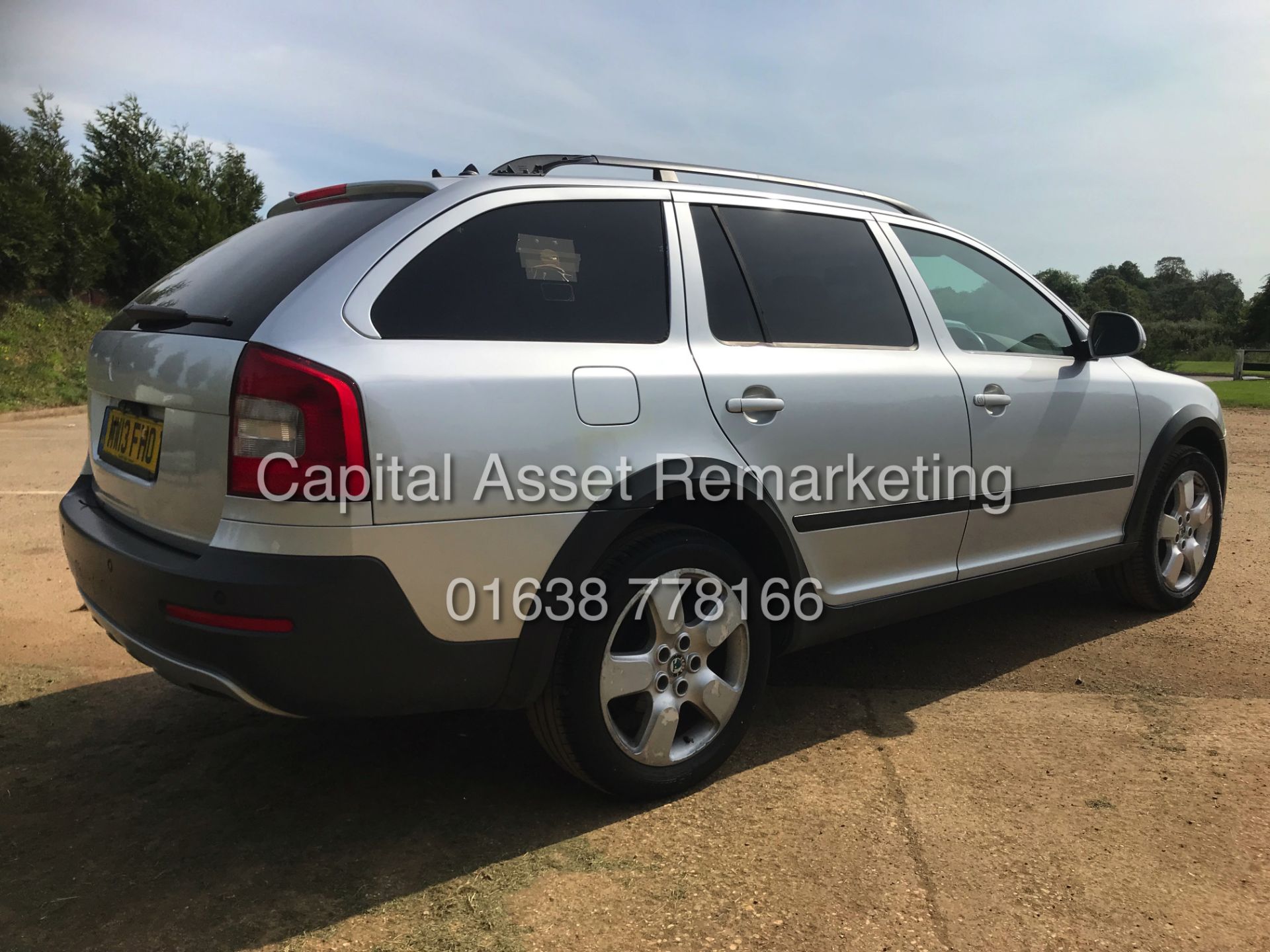 (On Sale) SKODA OCTAVIA SCOUT 2.0TDI CR ESTATE (13 REG) DSG AUTO *4X4*LIKE AUDI ALLROAD *GREAT SPEC* - Image 4 of 14