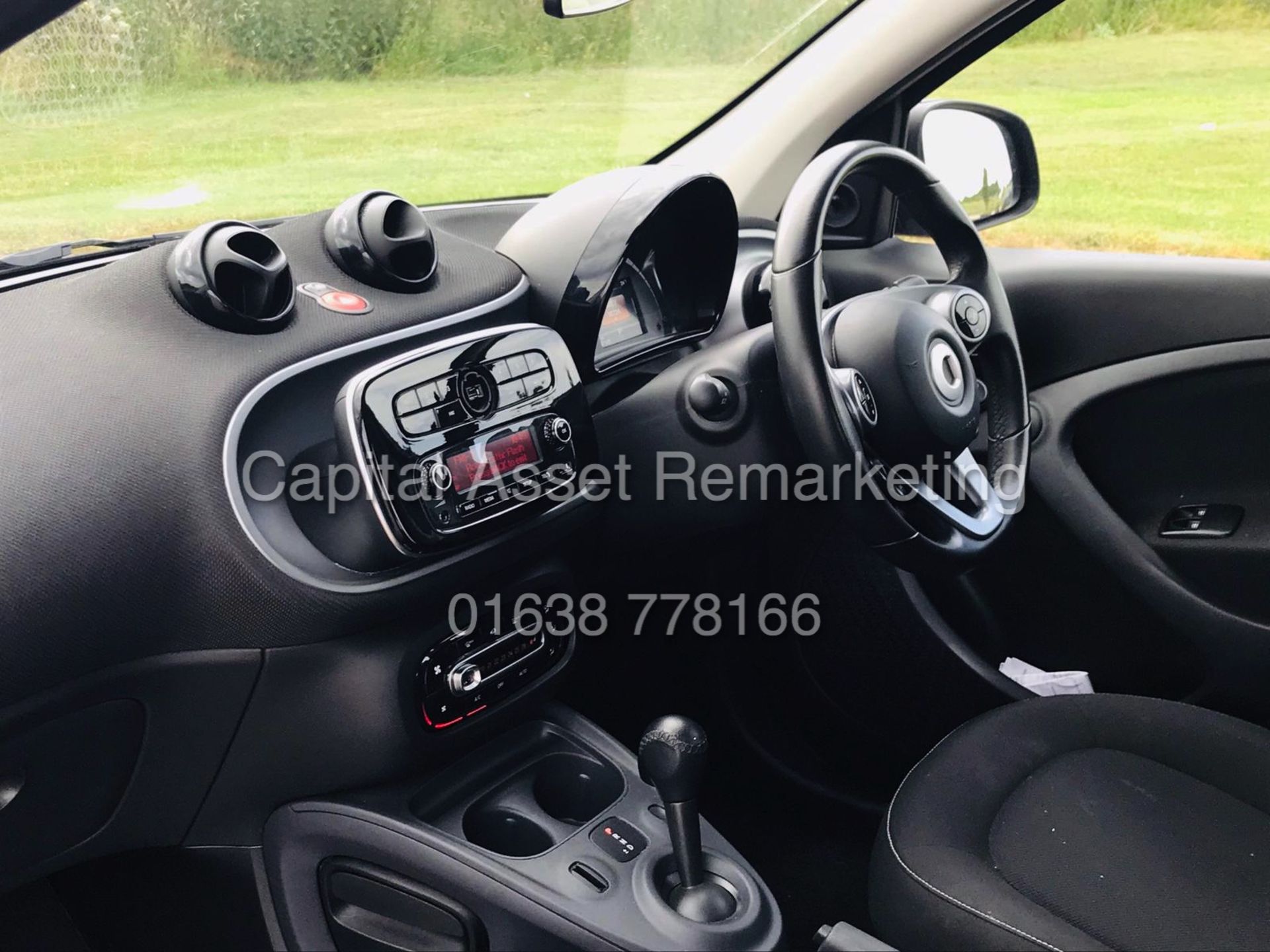 (ON SALE) MERCEDES SMART FORFOUR "PASSION" AUTO (2018-18 REG) 1 OWNER - LOW MILEAGE *AC & CLIMATE" - Image 13 of 35