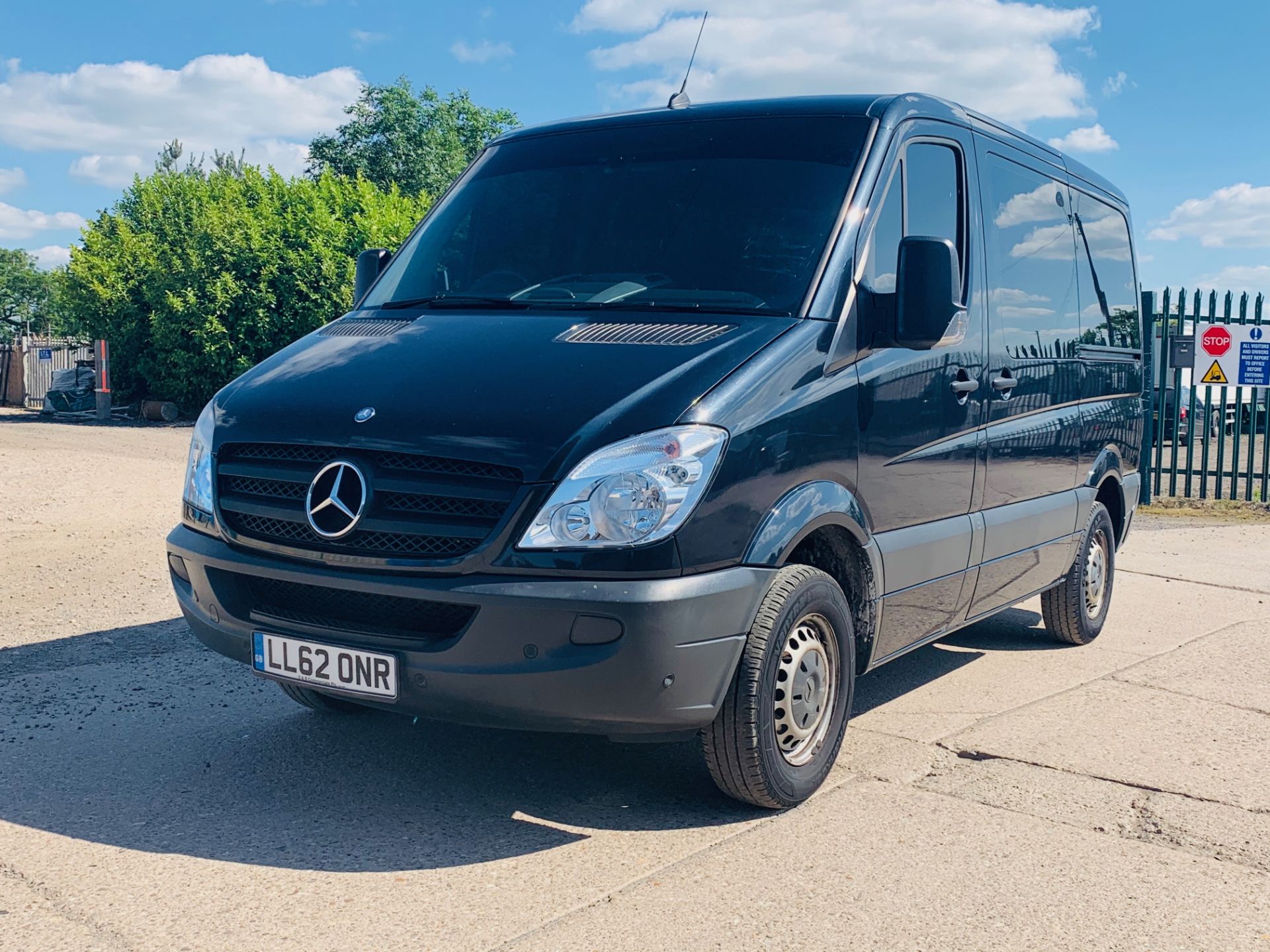 MERCEDES SPRINTER 210CDI DISABLED ACCESS/DRIVER - 62 REG - ONLY 23K MILES -AIR CON - O-H CONVERSION - Image 4 of 33