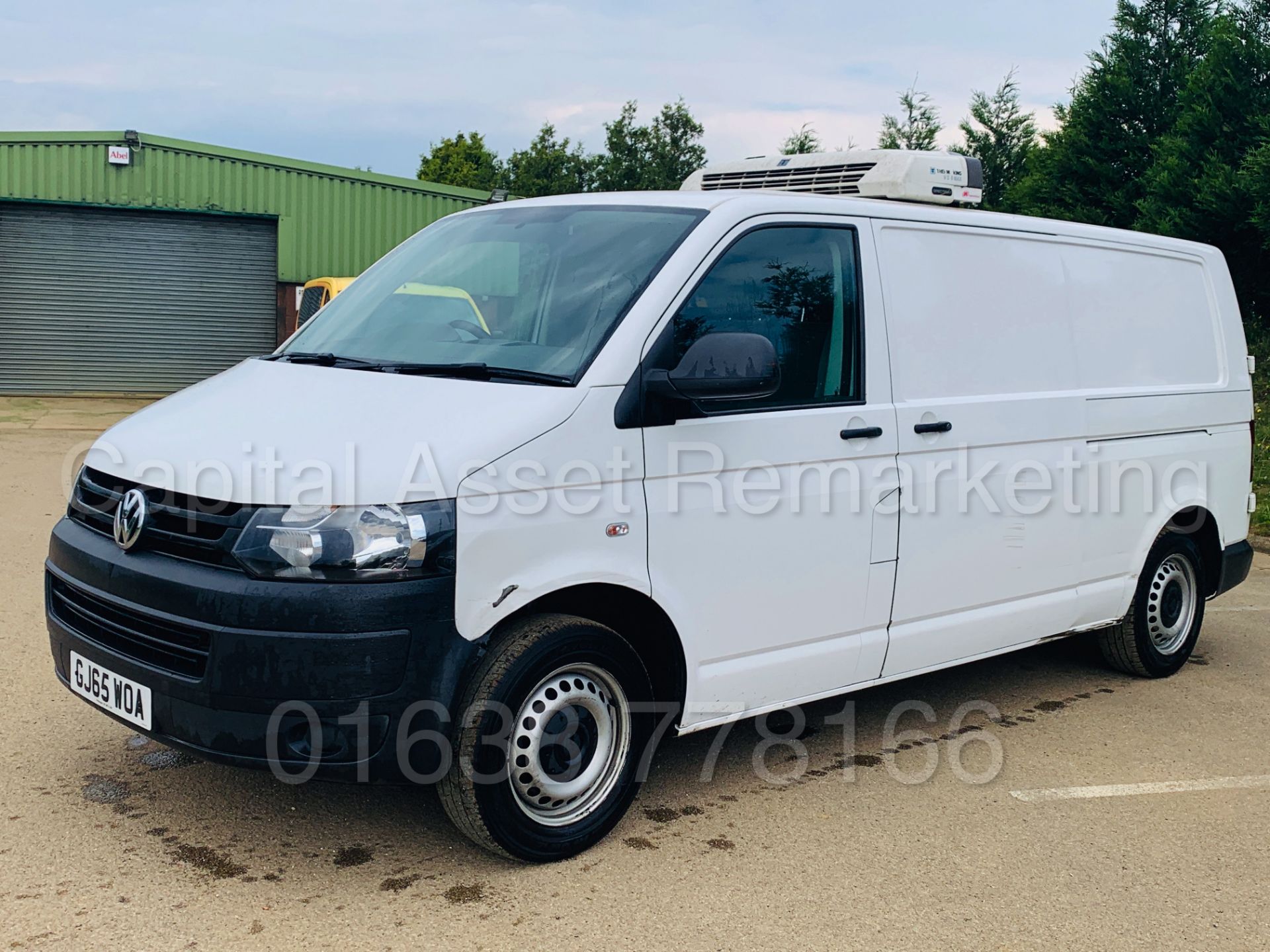 VOLKSWAGEN TRANSPORTER T28 *LWB-REFRIGERATED VAN* (2016 MODEL) '2.0 TDI' *THERMO KING* (-32 DEGREES) - Image 4 of 32