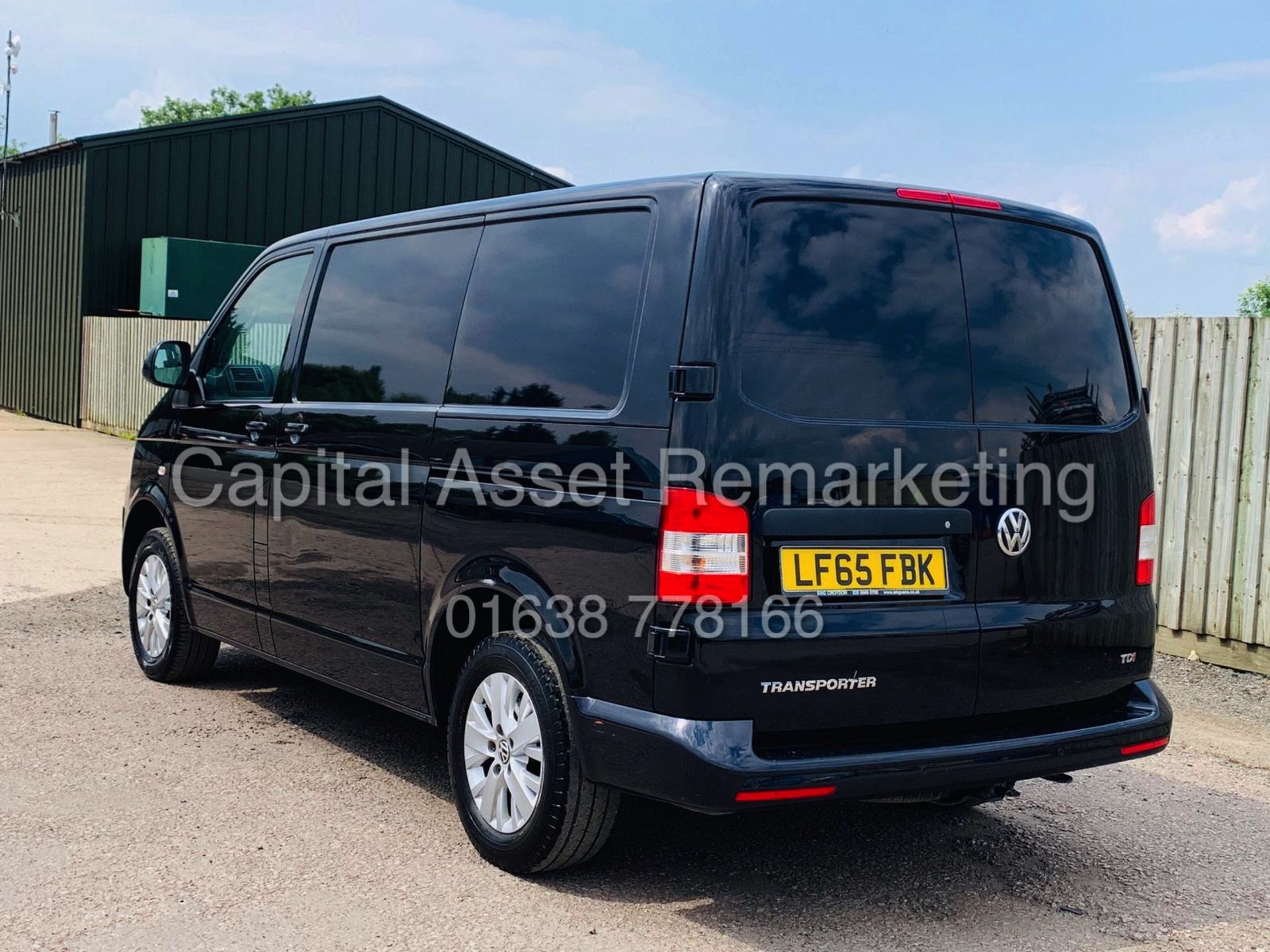 (ON SALE) VOLKSWAGEN TRANSPORTER 2.0TDI "HIGHLINE-BLACK EDITION" T28 (2016 MODEL) ONLY 59K *AIR CON* - Image 8 of 23