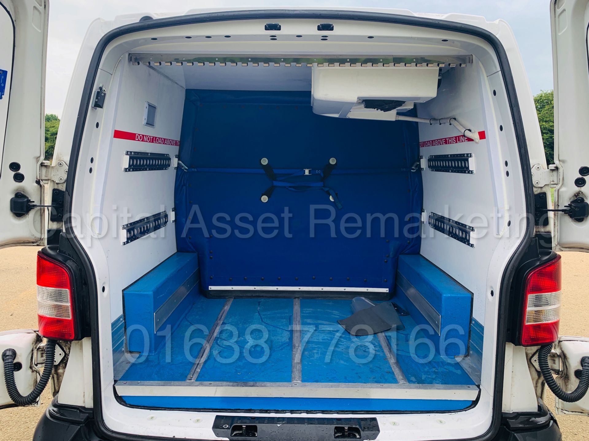 VOLKSWAGEN TRANSPORTER T28 *LWB-REFRIGERATED VAN* (2016 MODEL) '2.0 TDI' *THERMO KING* (-32 DEGREES) - Image 18 of 32