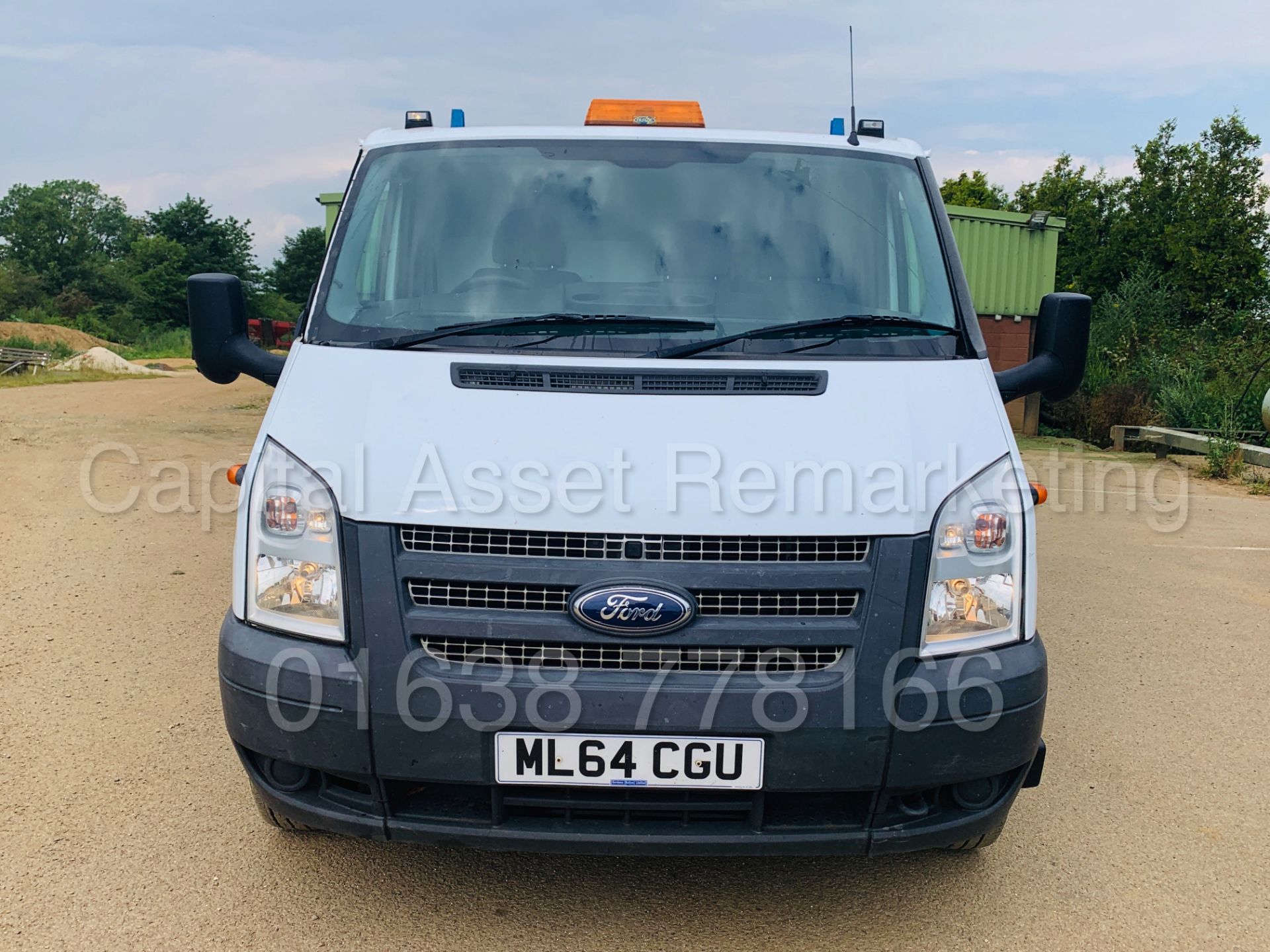 FORD TRANSIT T330 RWD *LWB - D/CAB DROPSIDE* (2015 MODEL) '2.2 TDCI - 125 BHP - 6 SPEED' *TAIL-LIFT* - Image 4 of 36