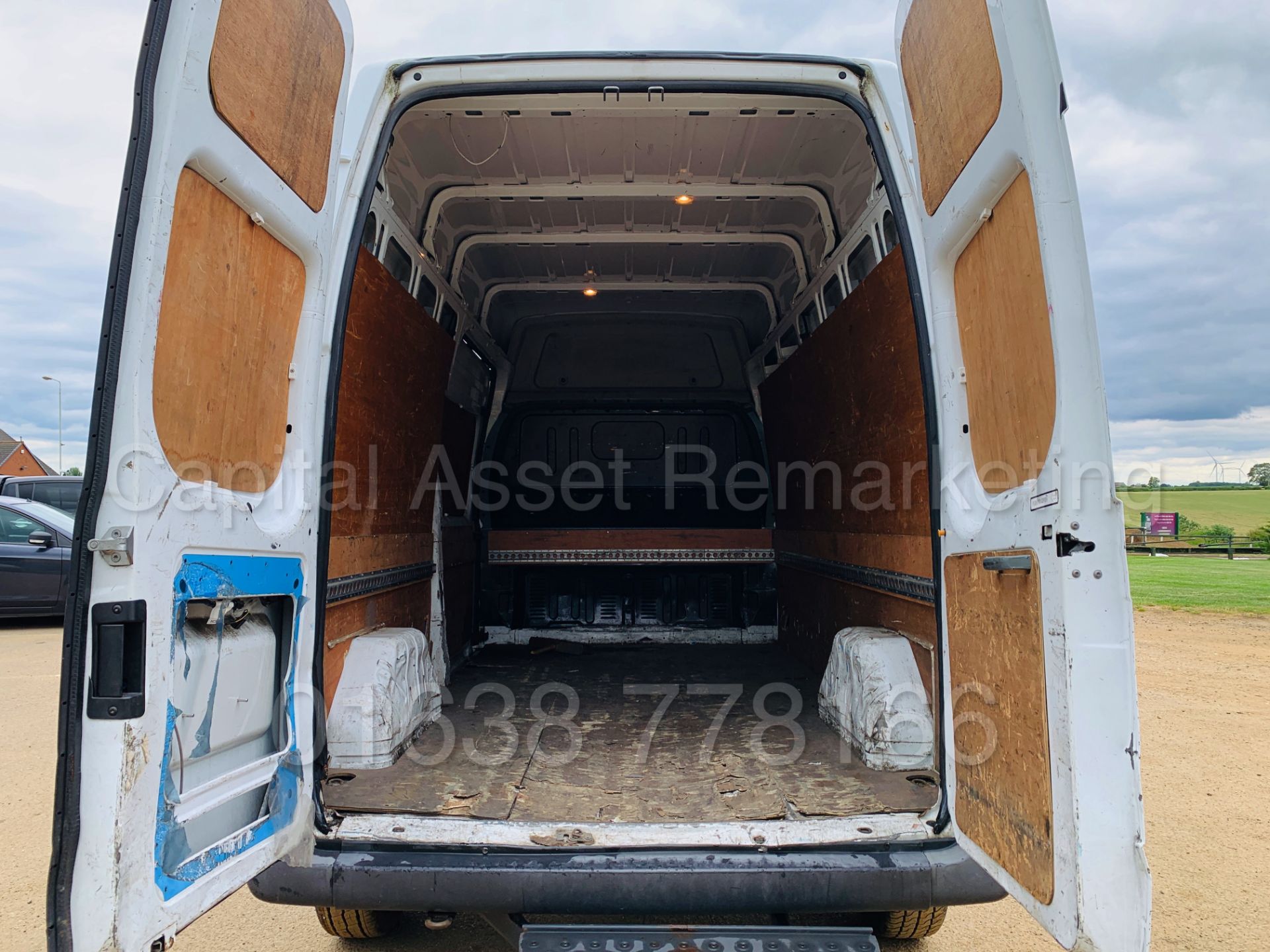 ON SALE FORD TRANSIT 125 T350L *LWB HI-ROOF* (2013 MODEL) '2.2 TDCI - 125 BHP - 6 SPEED' (3500 KG) - Image 16 of 28