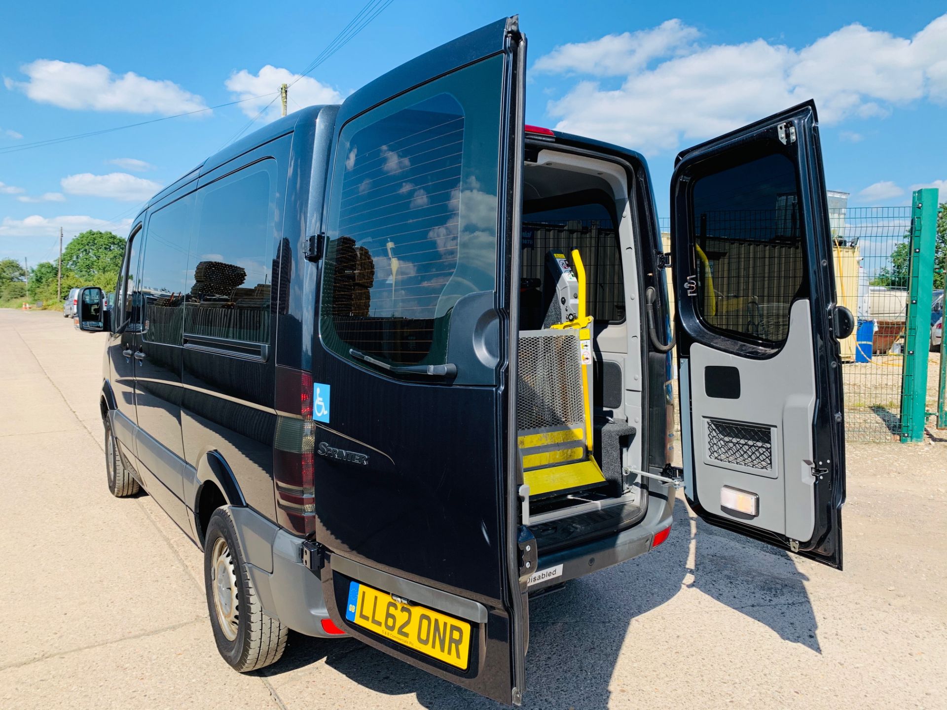 MERCEDES SPRINTER 210CDI DISABLED ACCESS/DRIVER - 62 REG - ONLY 23K MILES -AIR CON - O-H CONVERSION - Image 11 of 33