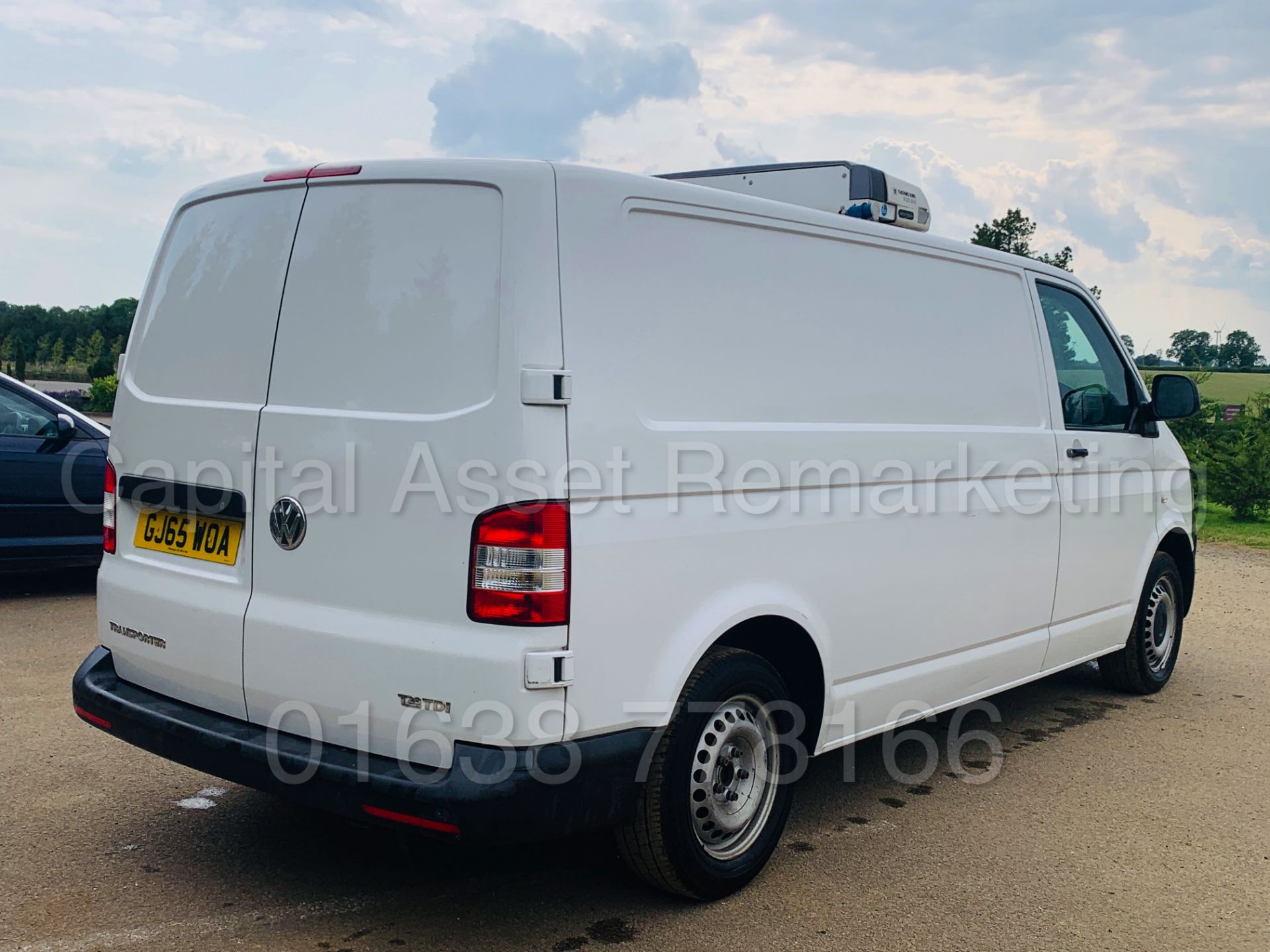 VOLKSWAGEN TRANSPORTER T28 *LWB-REFRIGERATED VAN* (2016 MODEL) '2.0 TDI' *THERMO KING* (-32 DEGREES) - Image 8 of 32