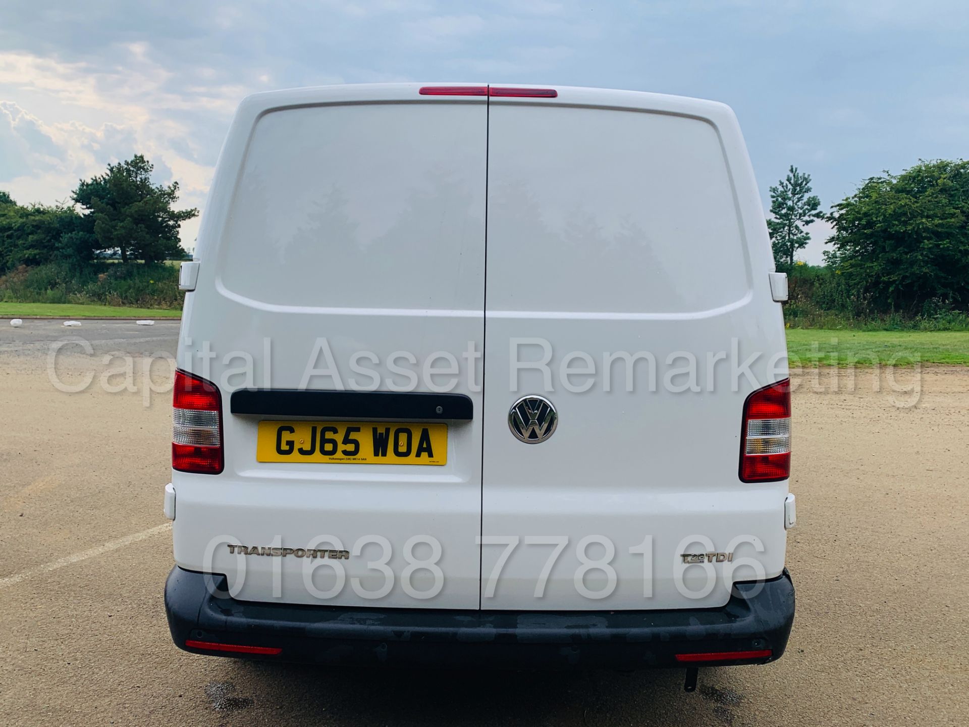 VOLKSWAGEN TRANSPORTER T28 *LWB-REFRIGERATED VAN* (2016 MODEL) '2.0 TDI' *THERMO KING* (-32 DEGREES) - Image 7 of 32