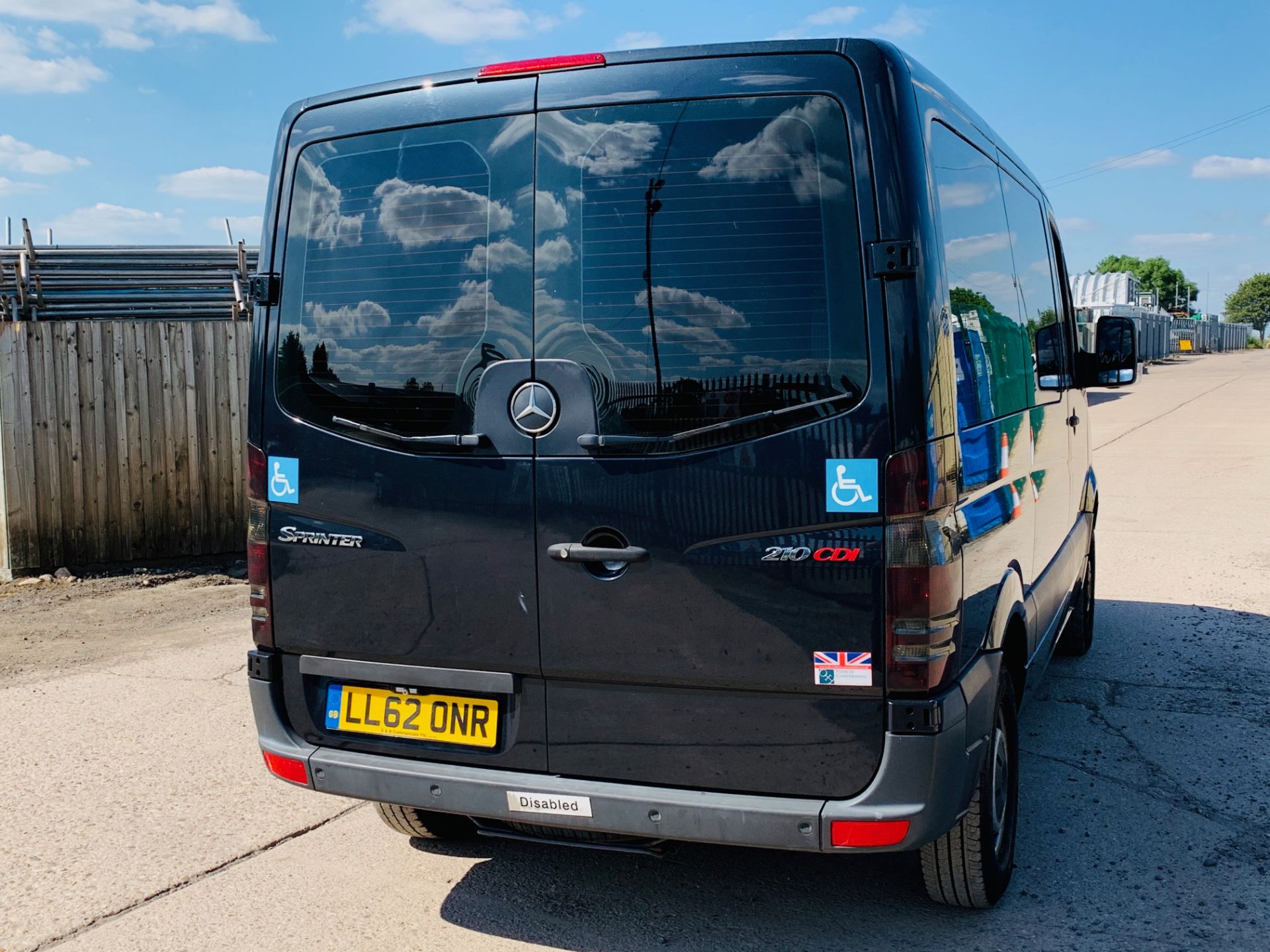 MERCEDES SPRINTER 210CDI DISABLED ACCESS/DRIVER - 62 REG - ONLY 23K MILES -AIR CON - O-H CONVERSION - Image 7 of 33