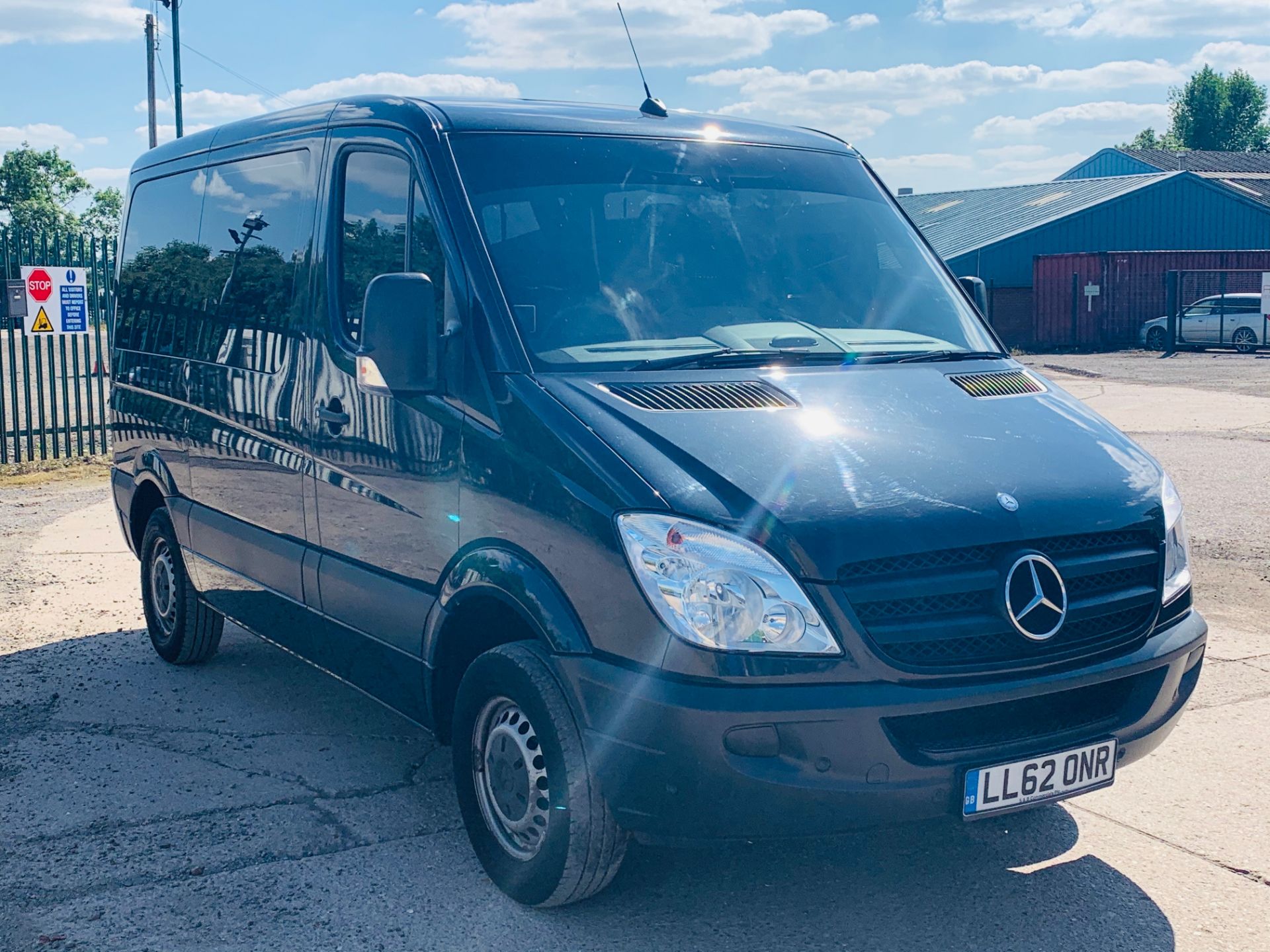 MERCEDES SPRINTER 210CDI DISABLED ACCESS/DRIVER - 62 REG - ONLY 23K MILES -AIR CON - O-H CONVERSION - Image 16 of 33