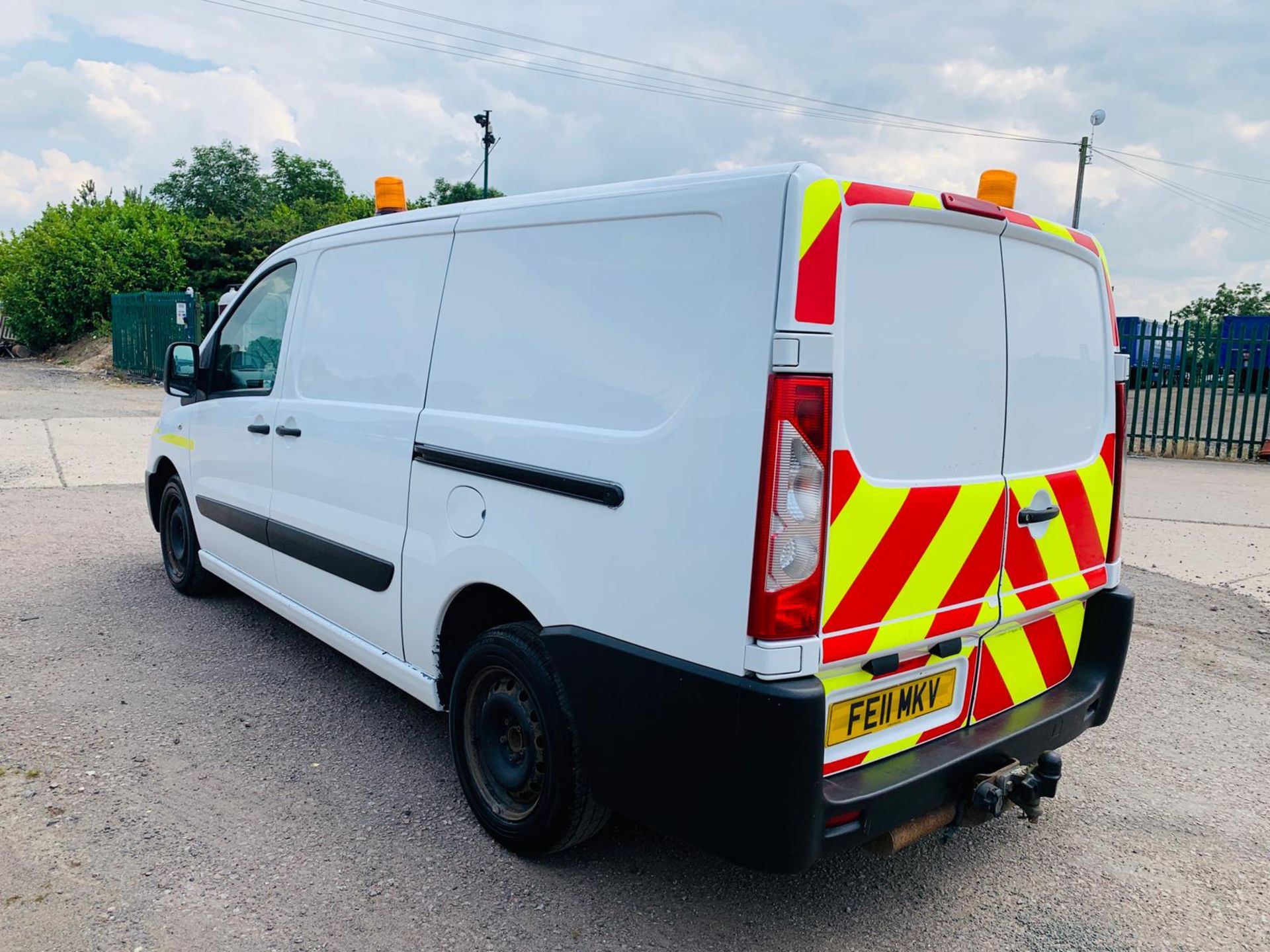 On Sale FIAT SCUDO 2.0JTD LWB - AIR CON -11 REG -1 KEEPER - FITTED REAR WORK / STORAGE SHELVING - Image 8 of 27