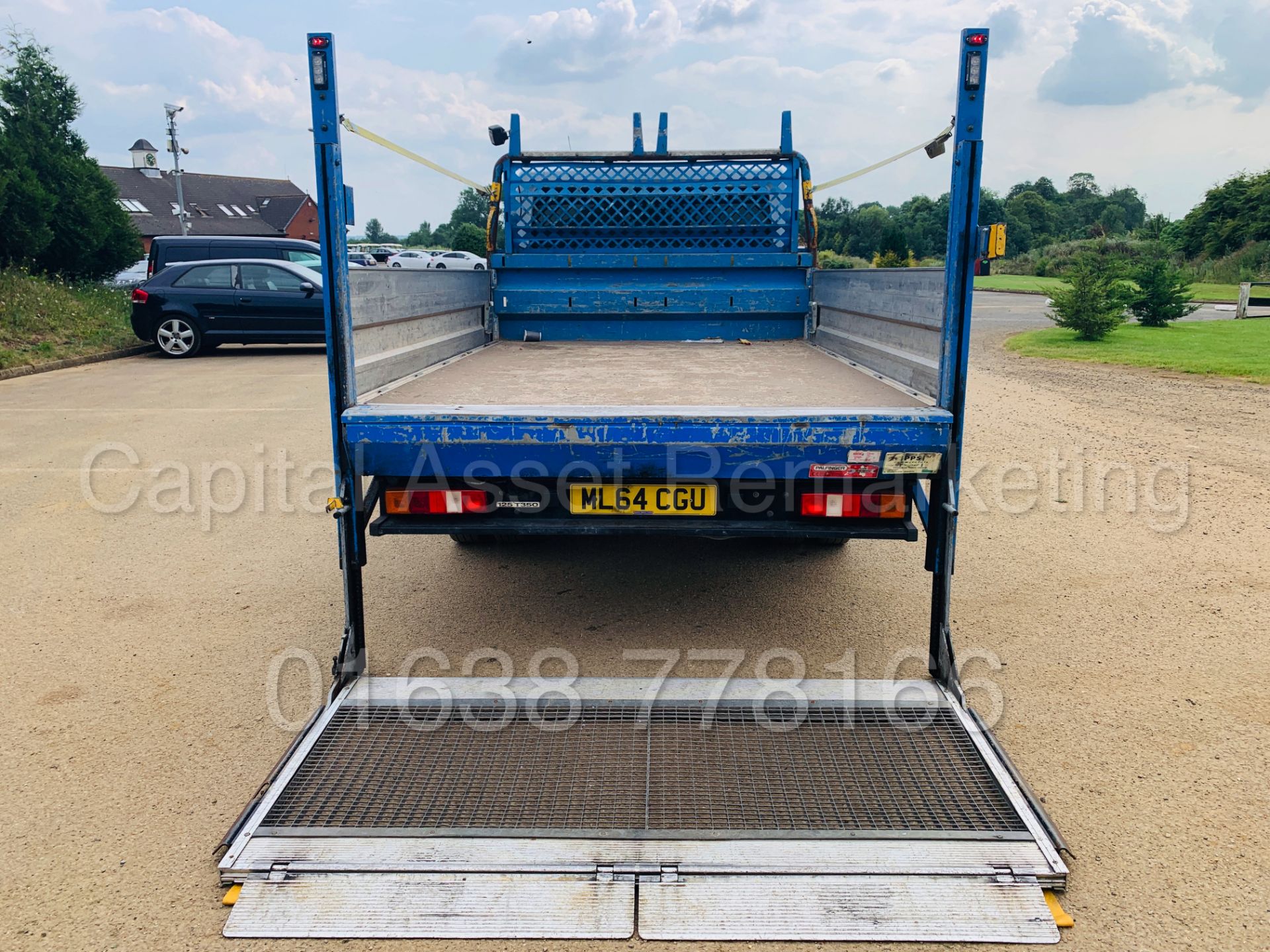 FORD TRANSIT T330 RWD *LWB - D/CAB DROPSIDE* (2015 MODEL) '2.2 TDCI - 125 BHP - 6 SPEED' *TAIL-LIFT* - Image 19 of 36