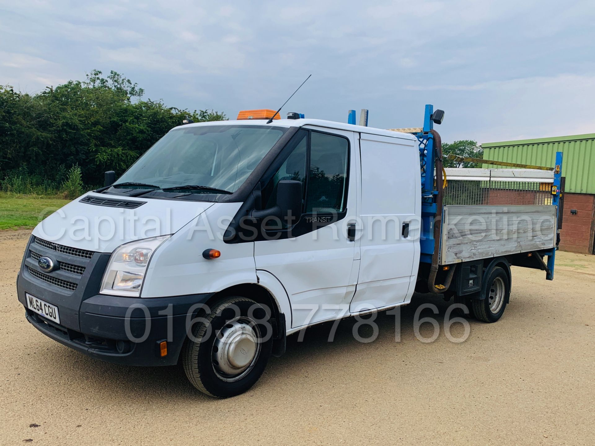 FORD TRANSIT T330 RWD *LWB - D/CAB DROPSIDE* (2015 MODEL) '2.2 TDCI - 125 BHP - 6 SPEED' *TAIL-LIFT* - Image 6 of 36