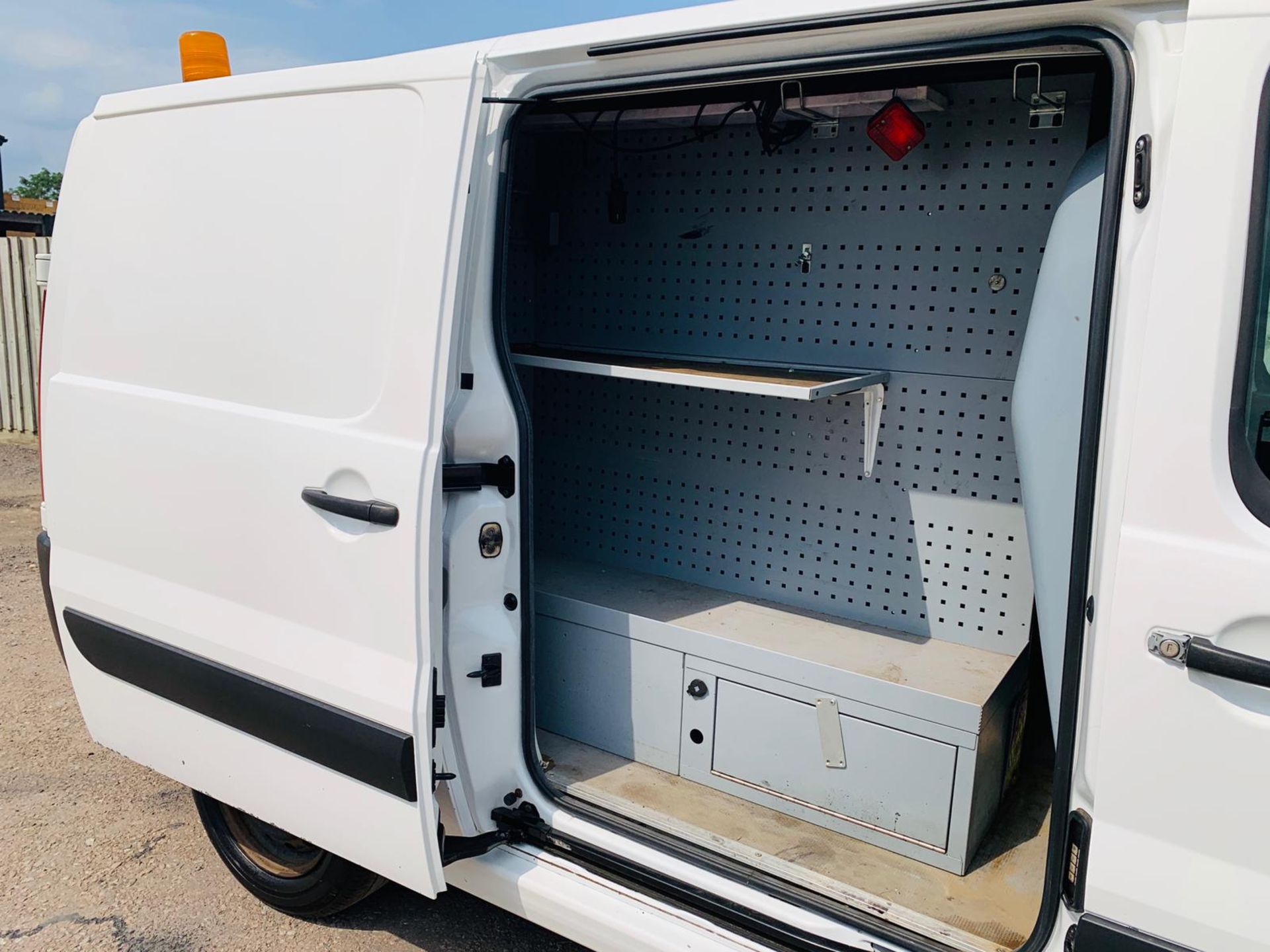 On Sale FIAT SCUDO 2.0JTD LWB - AIR CON -11 REG -1 KEEPER - FITTED REAR WORK / STORAGE SHELVING - Image 25 of 27