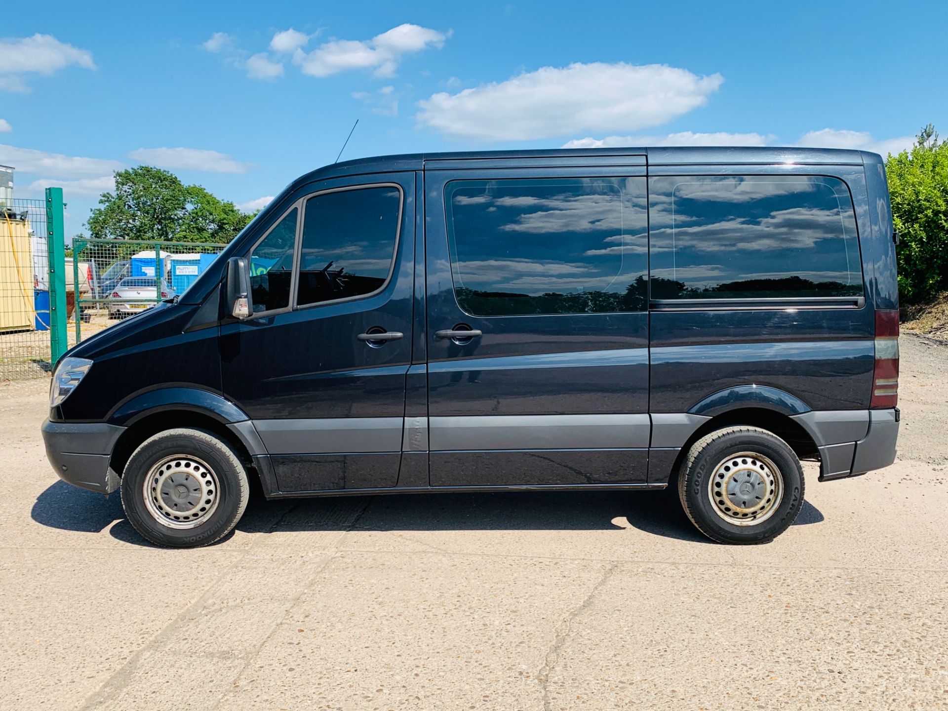 MERCEDES SPRINTER 210CDI DISABLED ACCESS/DRIVER - 62 REG - ONLY 23K MILES -AIR CON - O-H CONVERSION - Image 5 of 33