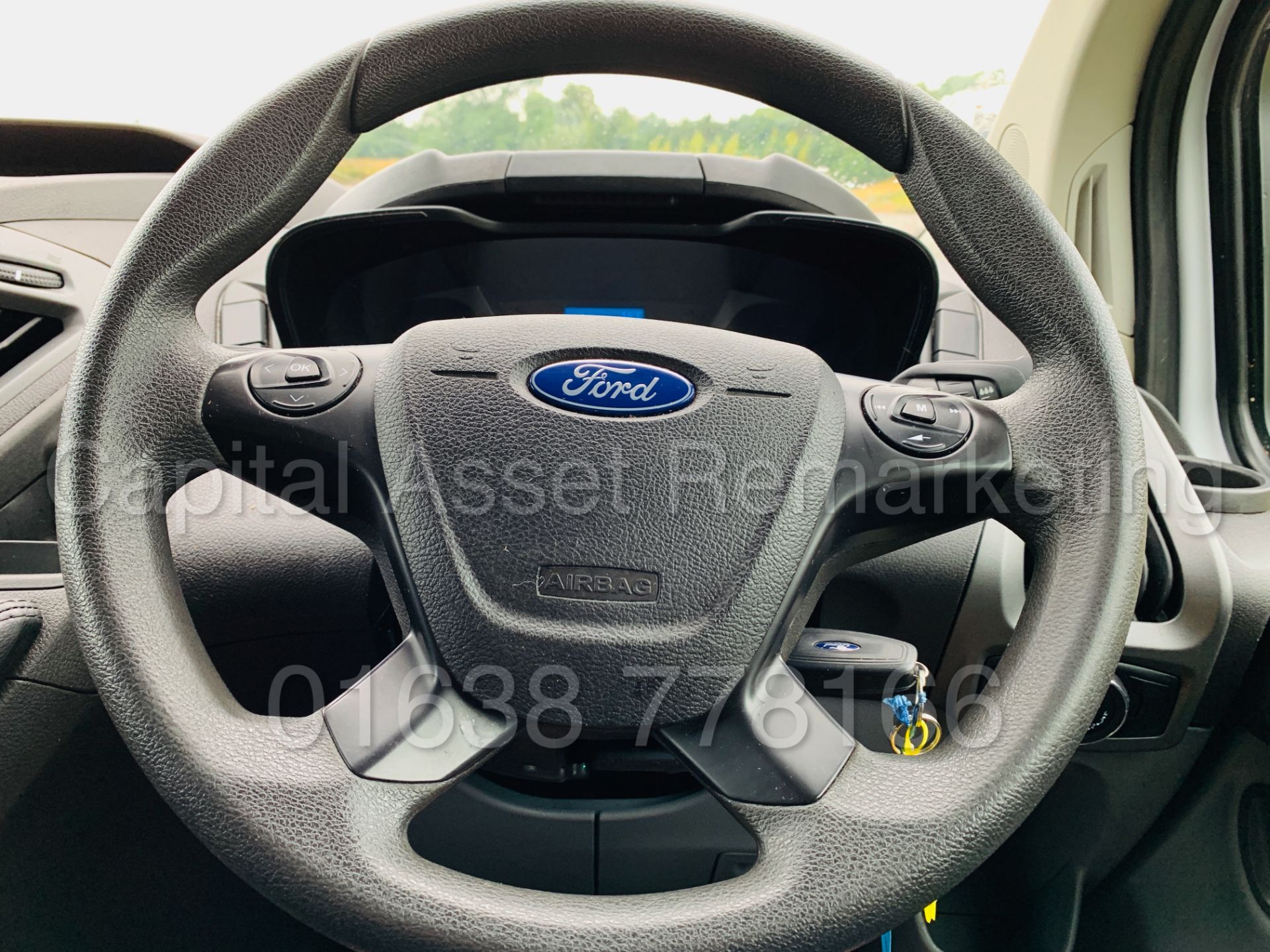 FORD TRANSIT CUSTOM 290 *SWB - PANEL VAN* (2018 MODEL - EURO 6) '2.0 TDCI - 6 SPEED' (1 OWNER) - Image 33 of 36