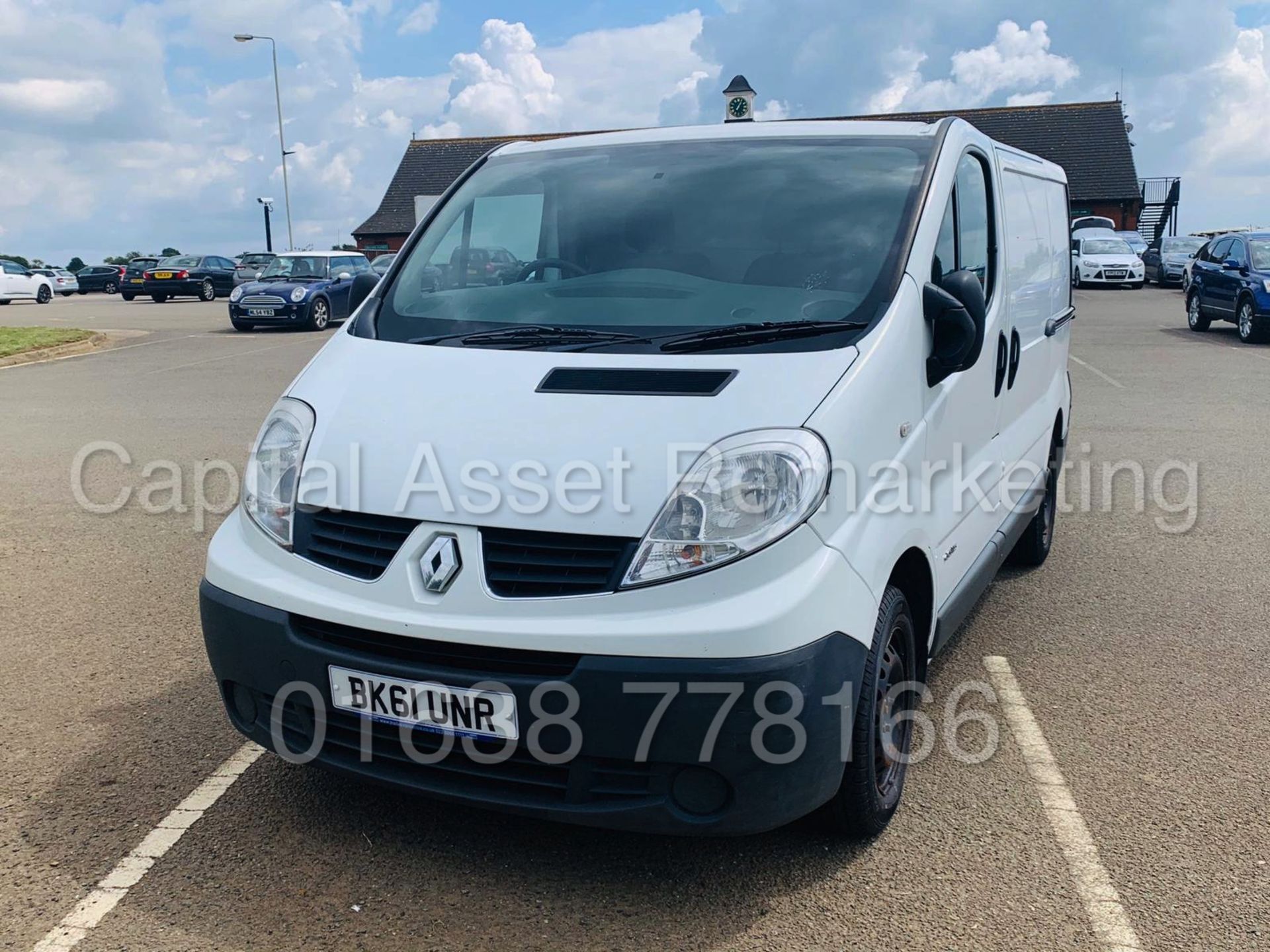 RENAULT TRAFIC SL27 DCI 115 *SWB - PANEL VAN* (2012 MODEL) '2.0 DCI - 115 BHP - 6 SPEED' **SAT NAV** - Image 3 of 24