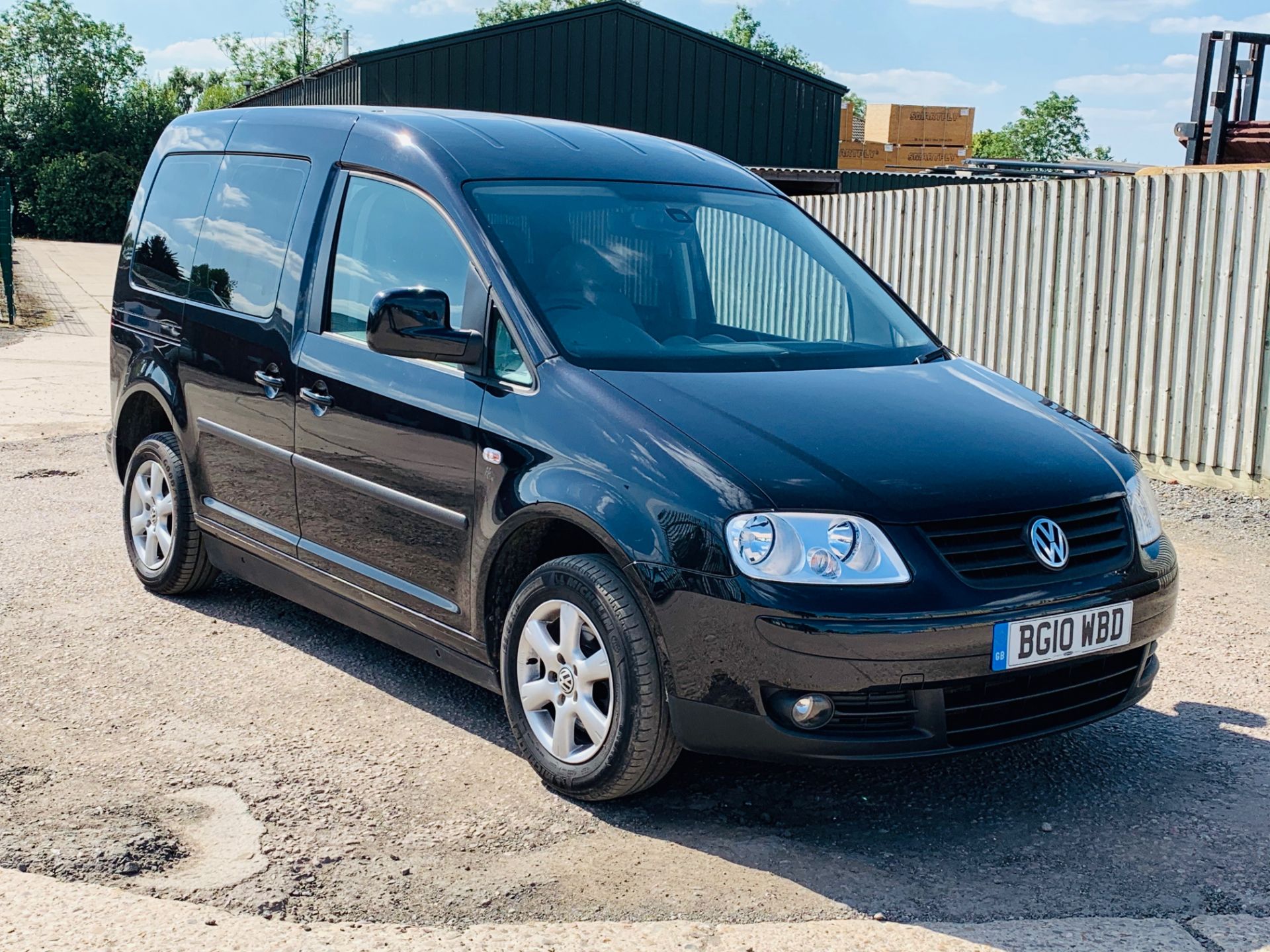 VOLKSWAGEN CADDY 1.9TDI "LIFE" DSG AUTO - WHEELCHAIR / DISABLED DRIVER VEHICLE -1 KEEPER - 42K MILES - Image 17 of 20