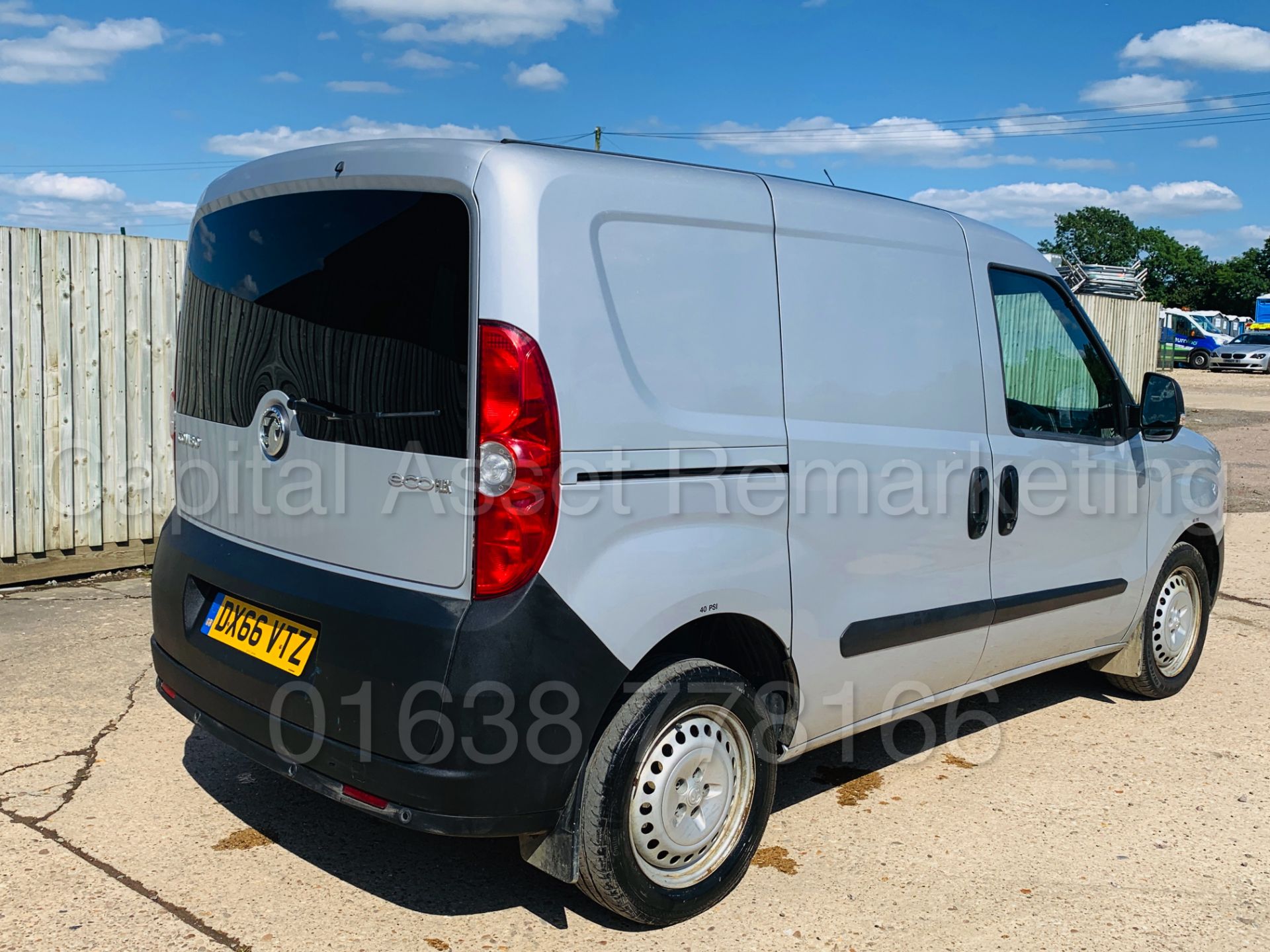 VAUXHALL COMBO *SWB - PANEL VAN* (2017 MODEL) 'STOP/START - 90 - BHP - 5 SPEED' *AIR CON* (1 OWNER) - Image 10 of 43