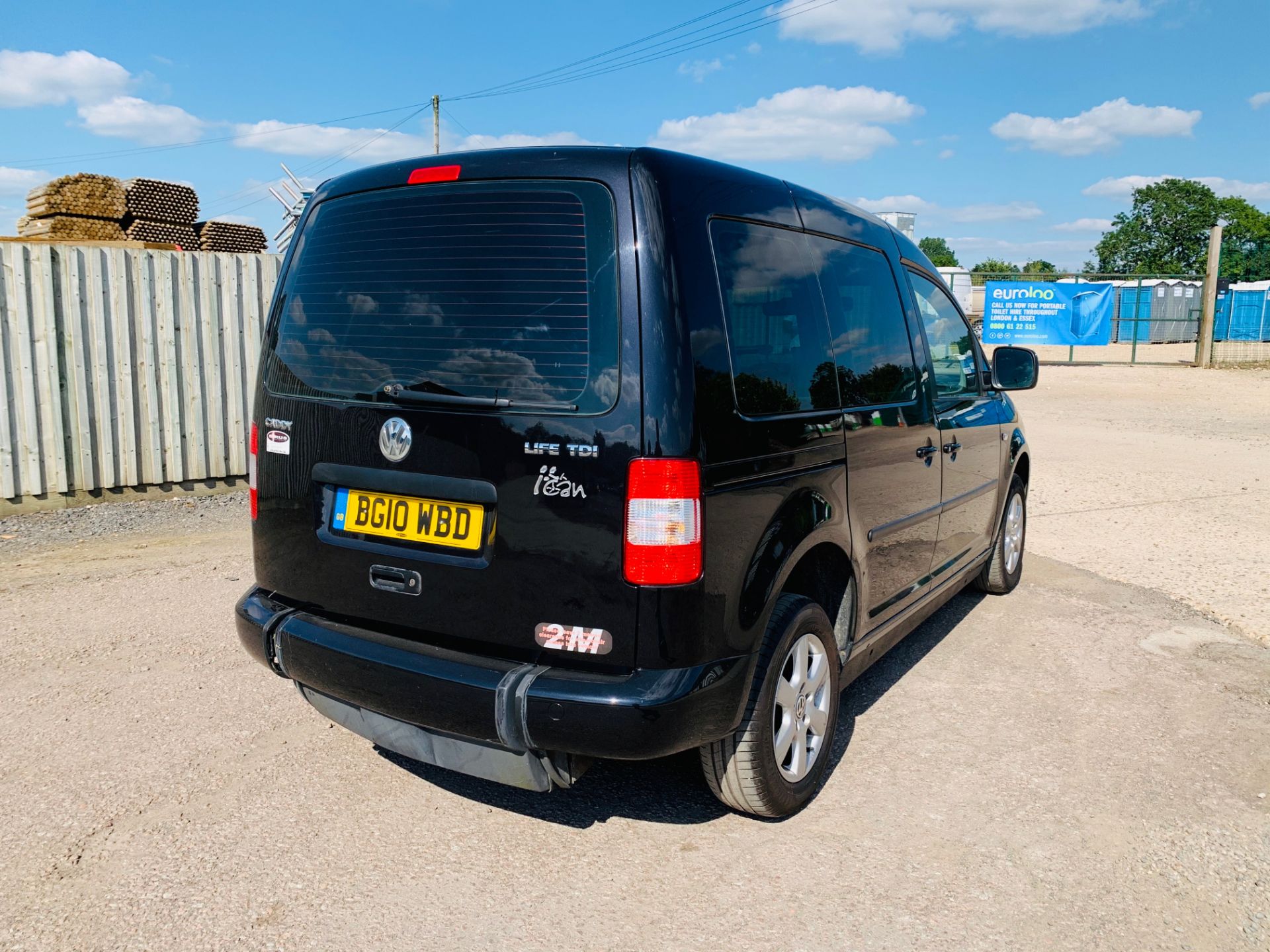 VOLKSWAGEN CADDY 1.9TDI "LIFE" DSG AUTO - WHEELCHAIR / DISABLED DRIVER VEHICLE -1 KEEPER - 42K MILES - Image 6 of 20