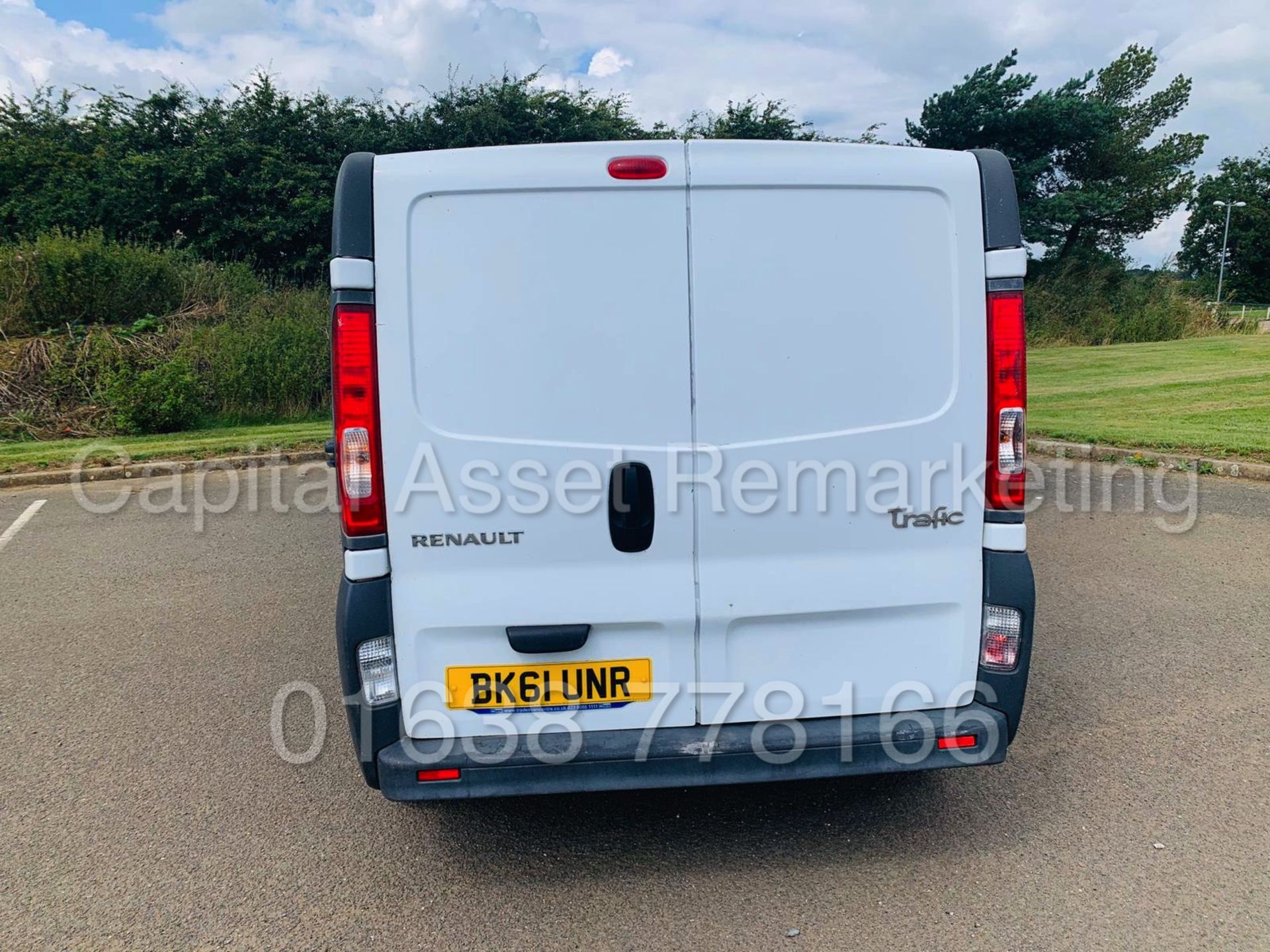 RENAULT TRAFIC SL27 DCI 115 *SWB - PANEL VAN* (2012 MODEL) '2.0 DCI - 115 BHP - 6 SPEED' **SAT NAV** - Image 7 of 24