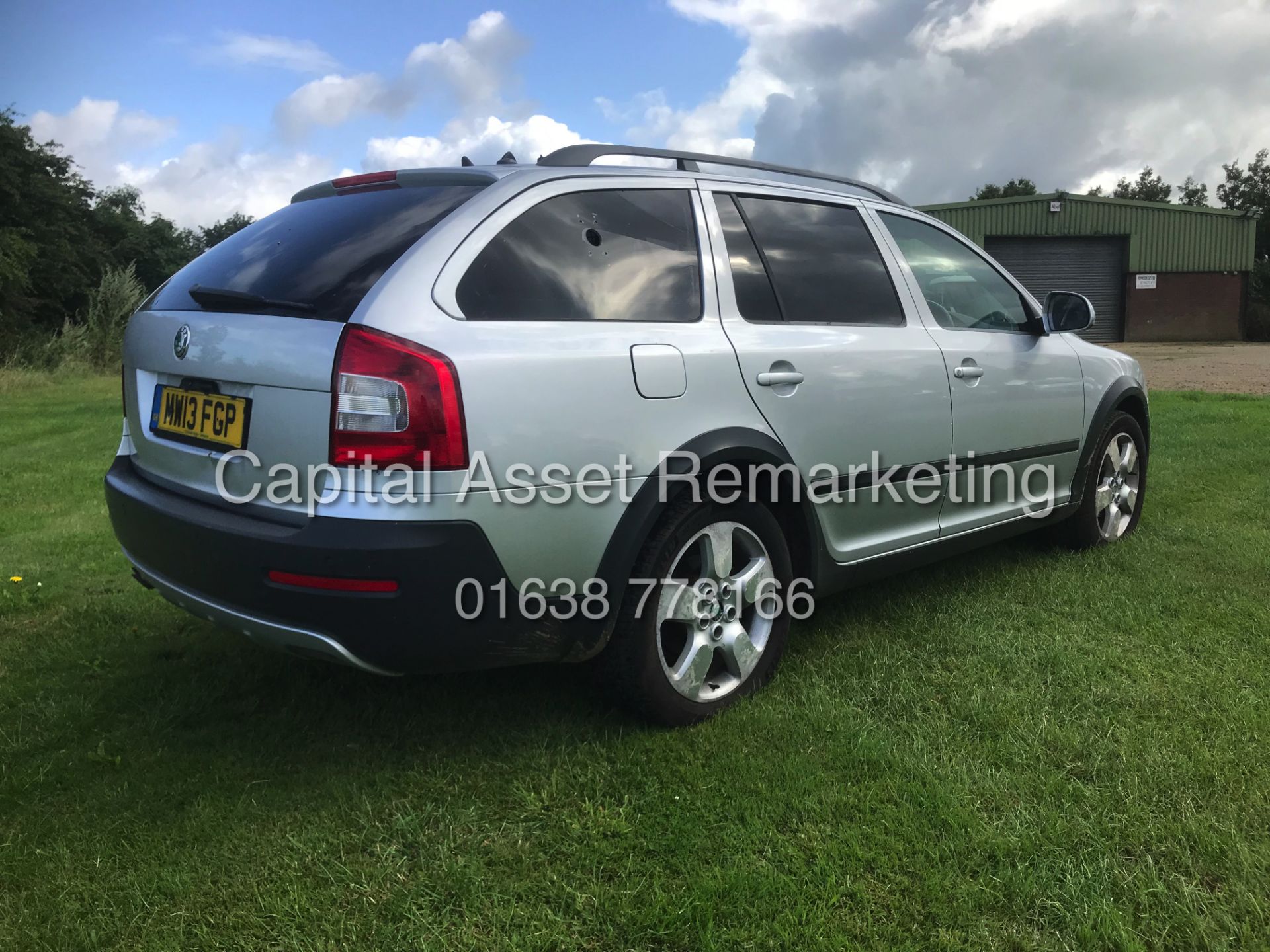 SKODA OCTAVIA SCOUT 2.0TDI CR S-A "DSG" ESTATE (13 REG) 1 OWNER - ONLY 78000 MILES - 140BHP - Image 9 of 21