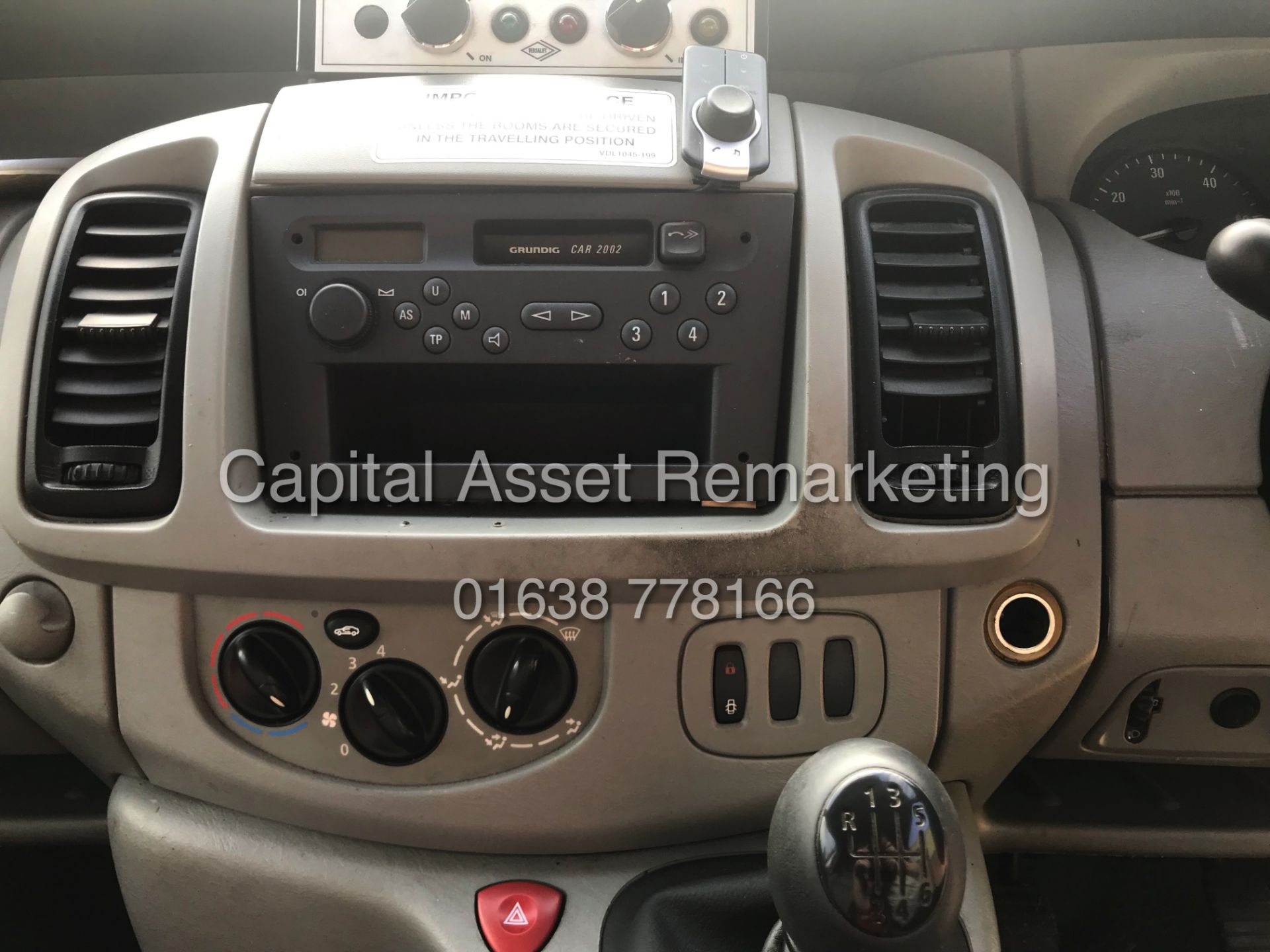 On Sale VAUXHALL VIVARO 1.9DTI 2900 "CHERRY PICKER" ONLY 61,000 MILES WITH HISTORY (05 REG) 6 SPEED - Image 10 of 13