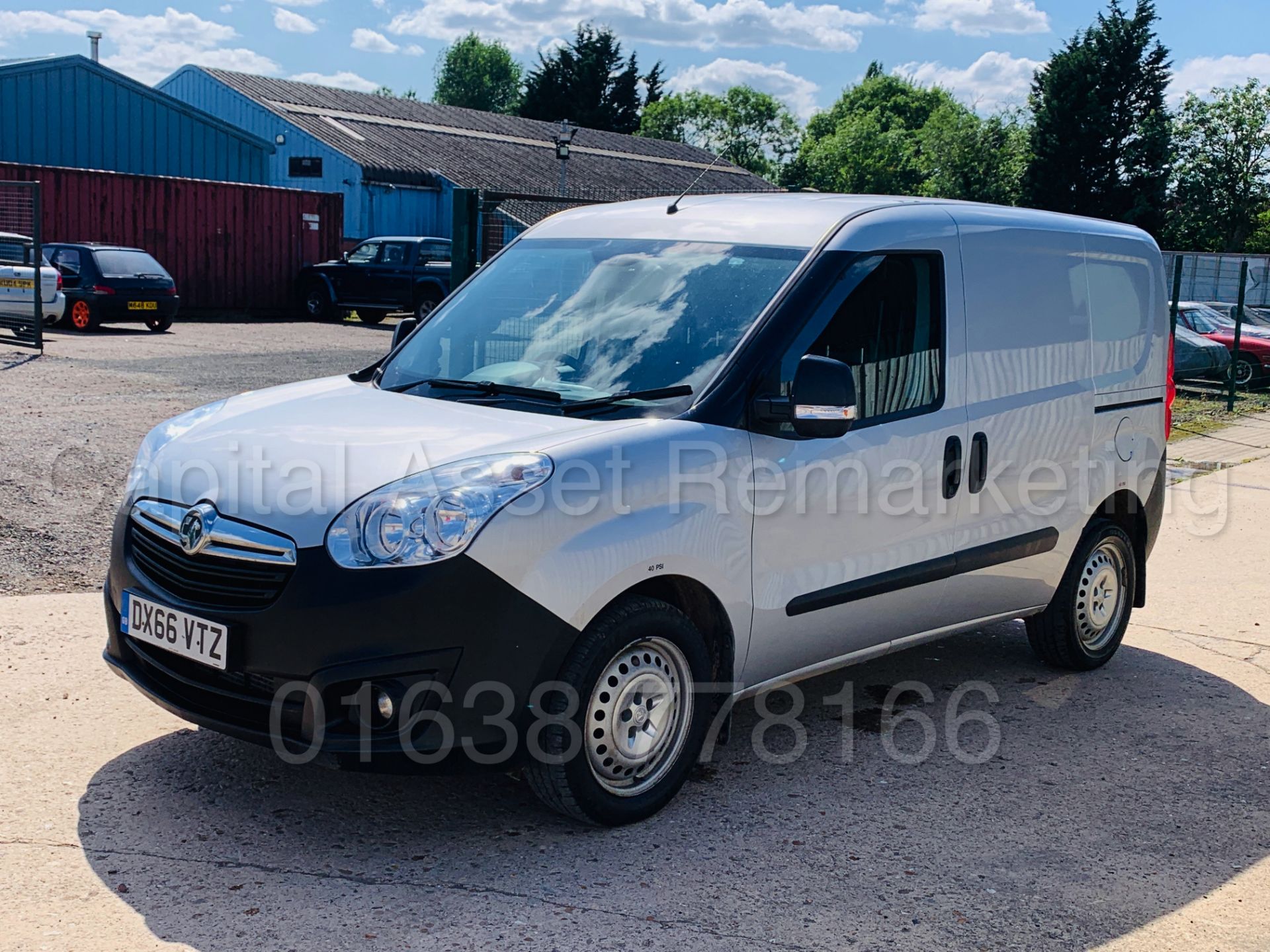 VAUXHALL COMBO *SWB - PANEL VAN* (2017 MODEL) 'STOP/START - 90 - BHP - 5 SPEED' *AIR CON* (1 OWNER) - Image 5 of 43