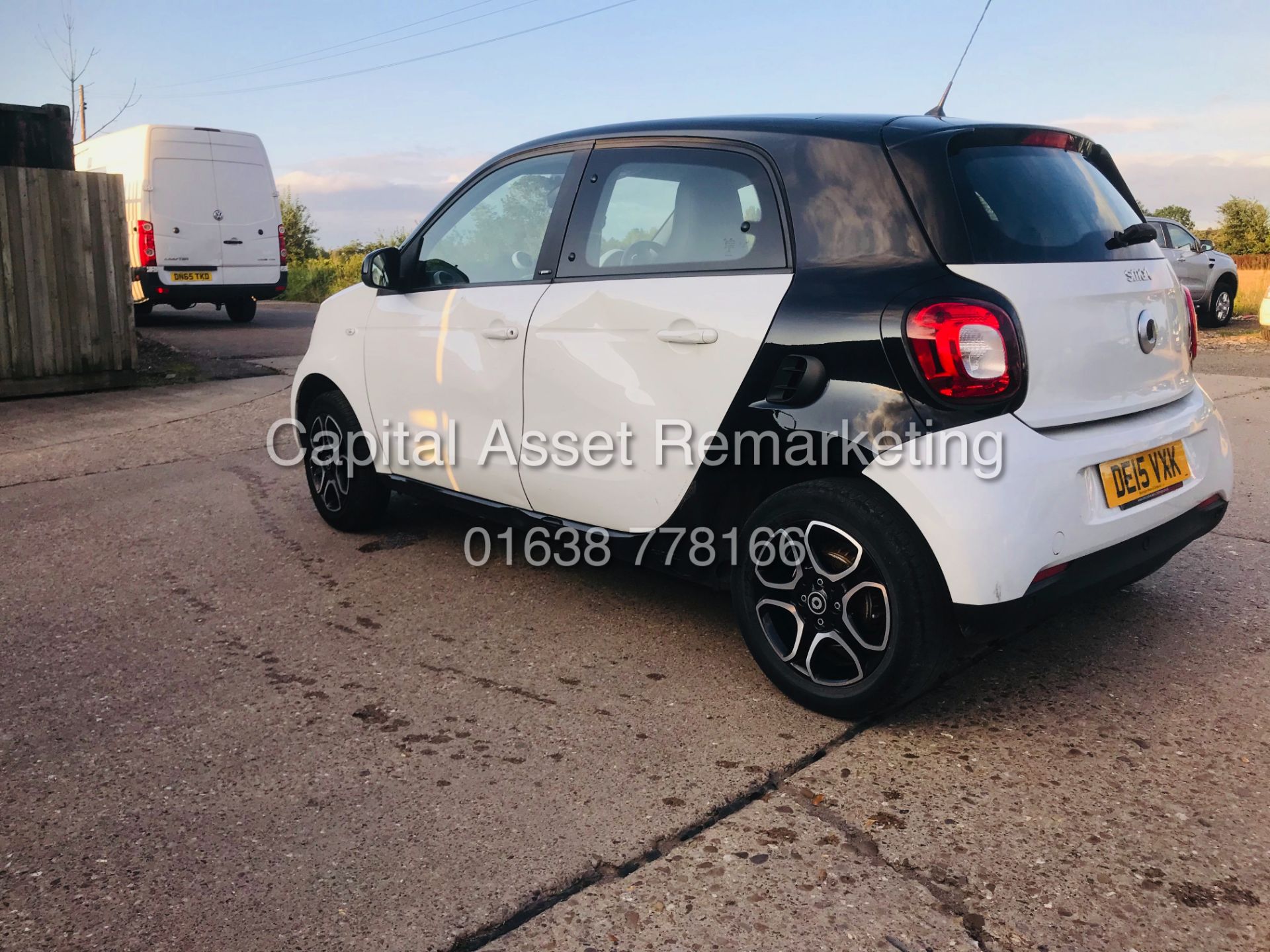 (On Sale)MERCEDES SMART FORFOUR "PRIME PREMIUM" 5 DR (15 REG - NEW) ONLY 30,000 MILES - CLIMATE & AC - Image 4 of 15