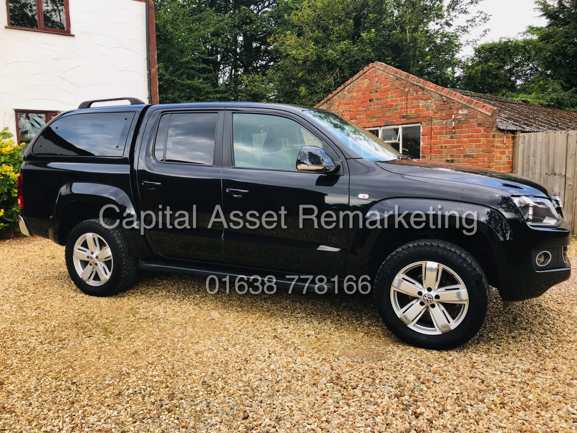 On Sale VOLKSWAGEN AMAROK 2.0TDI DSG "HIGHLINE - BLACK EDITION" D/C 4MOTION (15 REG) LEATHER - NAV - Image 5 of 30