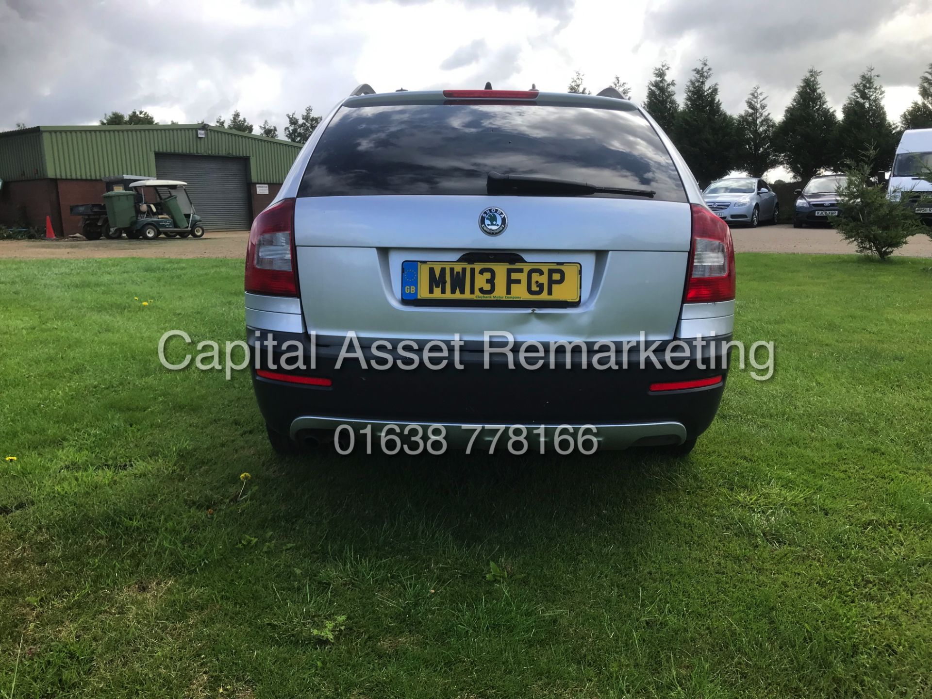 SKODA OCTAVIA SCOUT 2.0TDI CR S-A "DSG" ESTATE (13 REG) 1 OWNER - ONLY 78000 MILES - 140BHP - Image 8 of 21