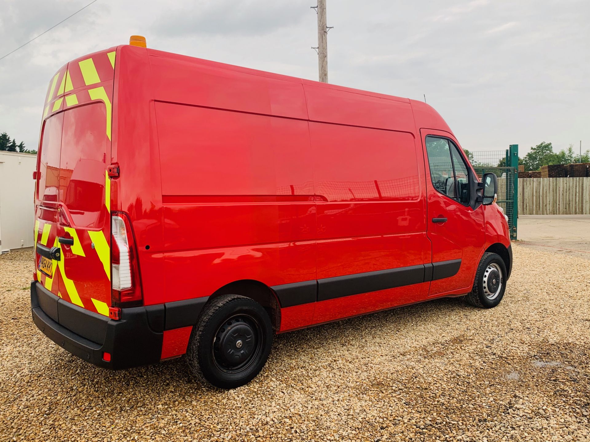 VAUXHALL MOVANO 2.3CDTI MEDIUM WHEEL BASE - 2015 REG - 1 KEEPER - AIR CON - LOW MILES - WOW!!! - Image 9 of 26