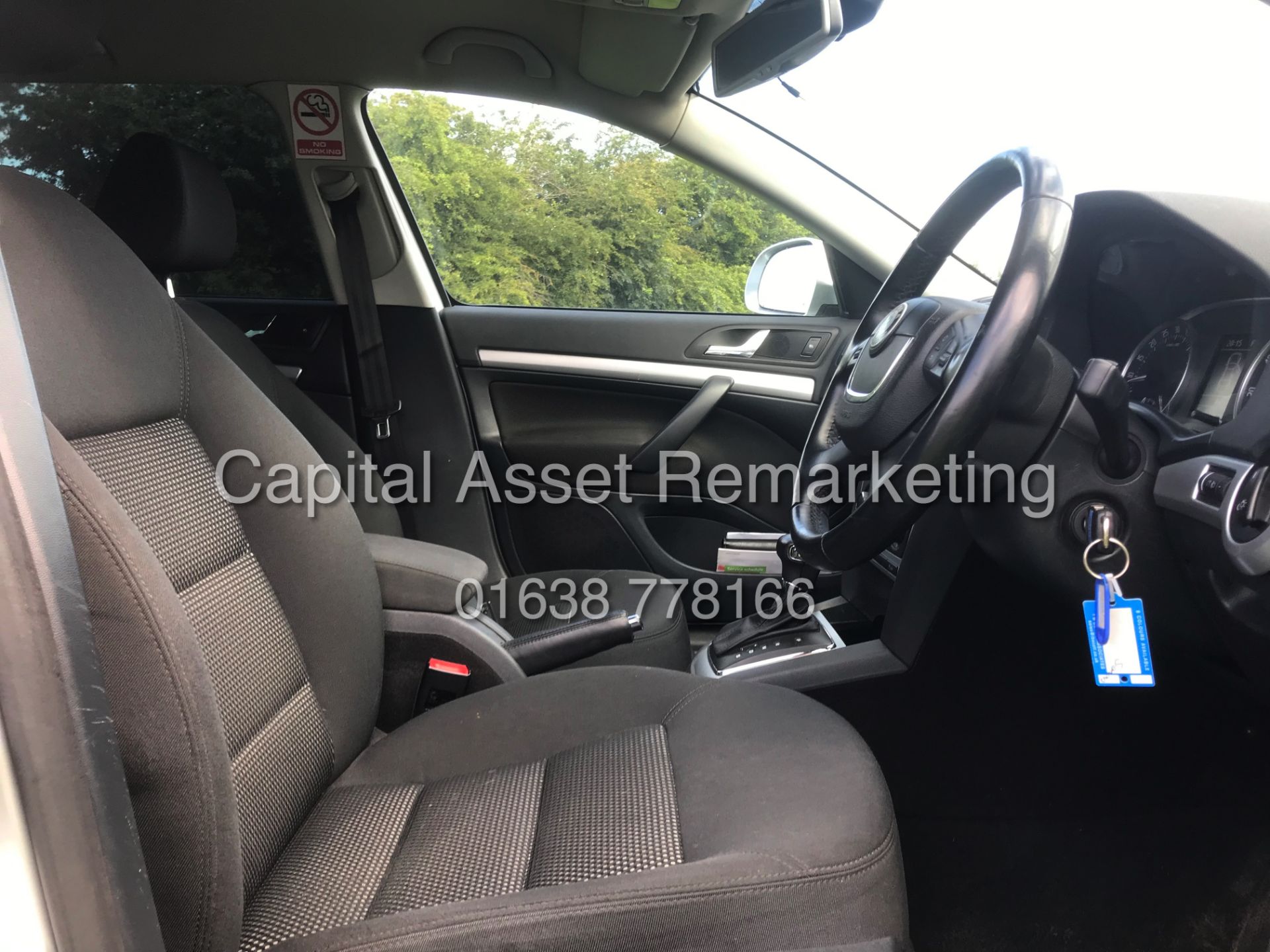 SKODA OCTAVIA SCOUT 2.0TDI CR S-A "DSG" ESTATE (13 REG) 1 OWNER - ONLY 78000 MILES - 140BHP - Image 11 of 21