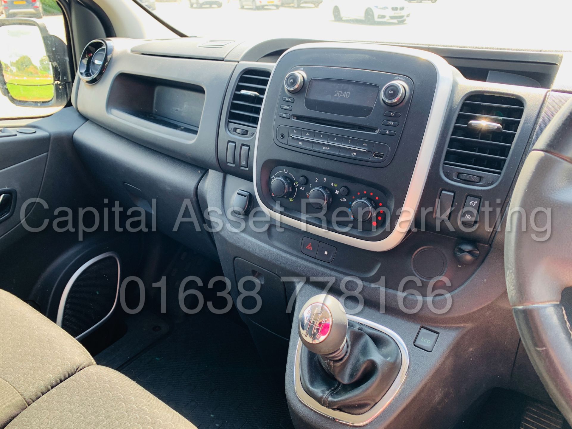 VAUXHALL VIVARO *SPORTIVE* (2015-NEW MODEL) '1.6 CDTI - 115 BHP - 6 SPEED' *A/C* (NO VAT - SAVE 20%) - Image 25 of 33