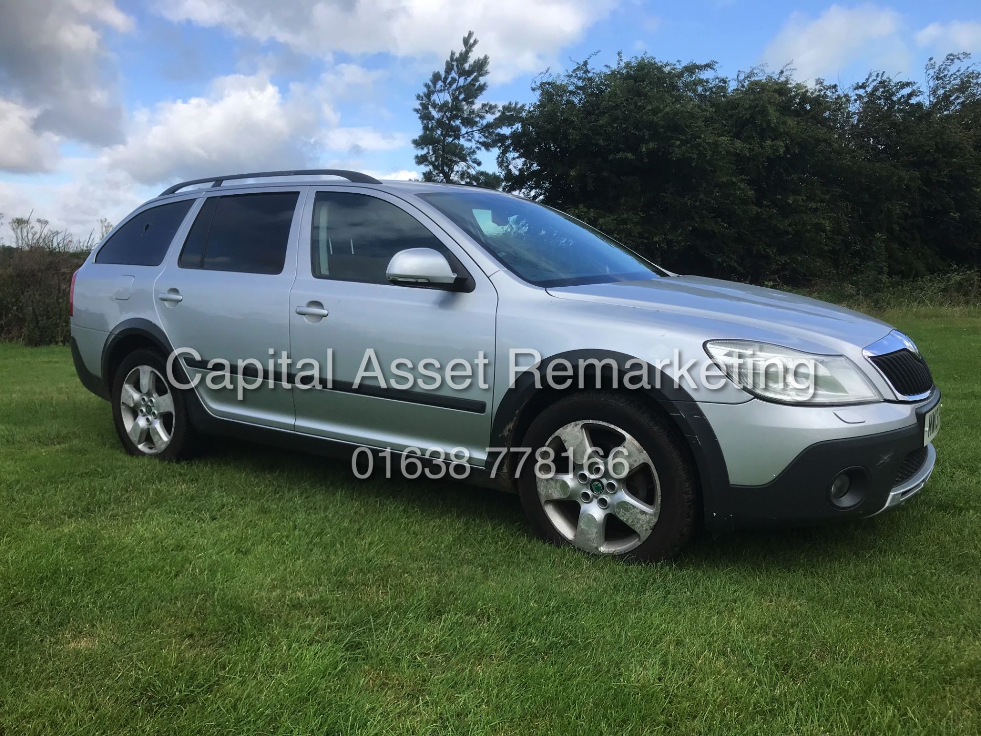 SKODA OCTAVIA SCOUT 2.0TDI CR S-A "DSG" ESTATE (13 REG) 1 OWNER - ONLY 78000 MILES - 140BHP