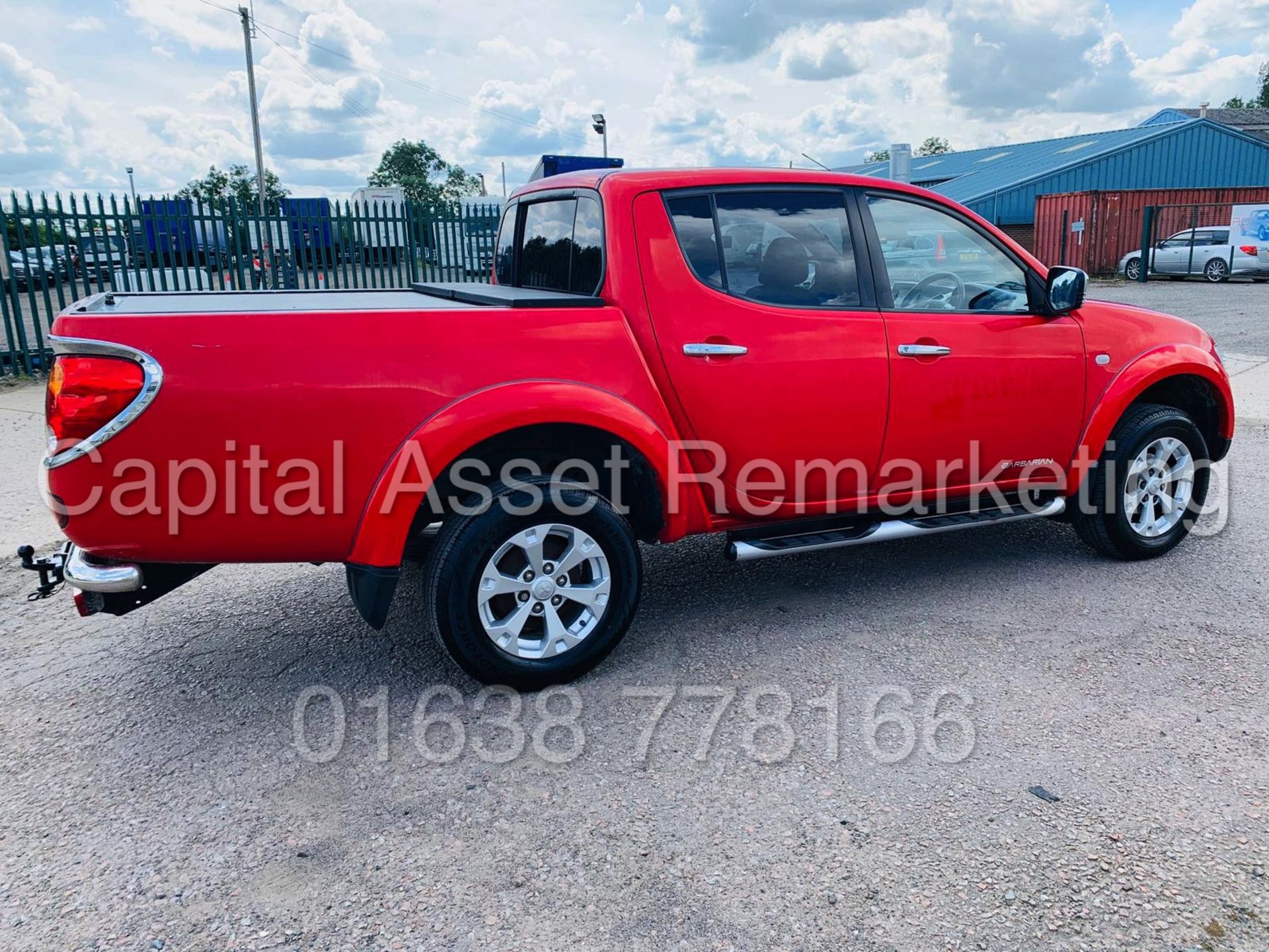 MITSUBISHI L200 *BARBARIAN EDITION* D/CAB PICK-UP (2014) '2.5 DIESEL - 178 BHP ' **MASSIVE SPEC** - Image 11 of 46