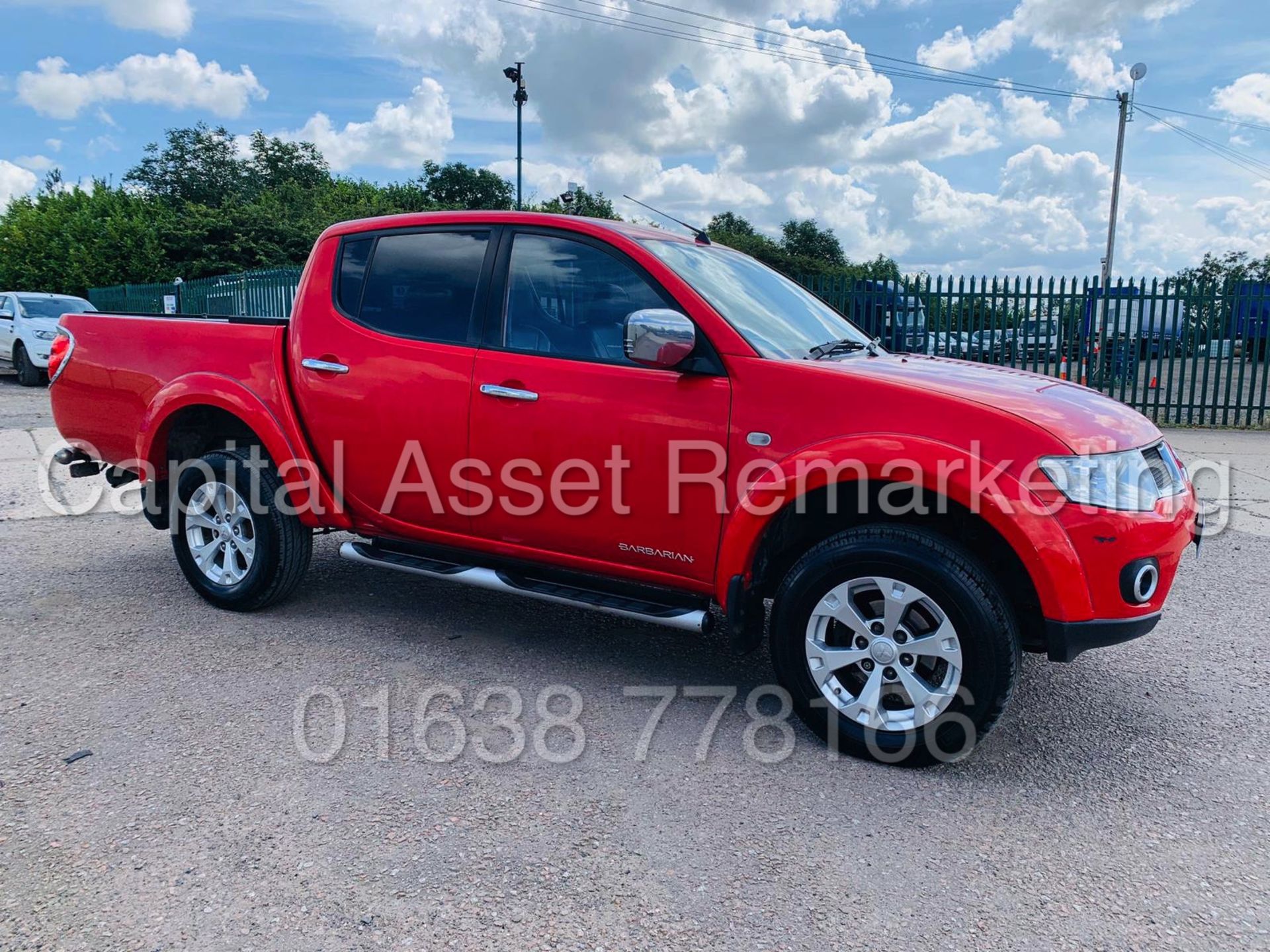 MITSUBISHI L200 *BARBARIAN EDITION* D/CAB PICK-UP (2014) '2.5 DIESEL - 178 BHP ' **MASSIVE SPEC** - Image 12 of 46