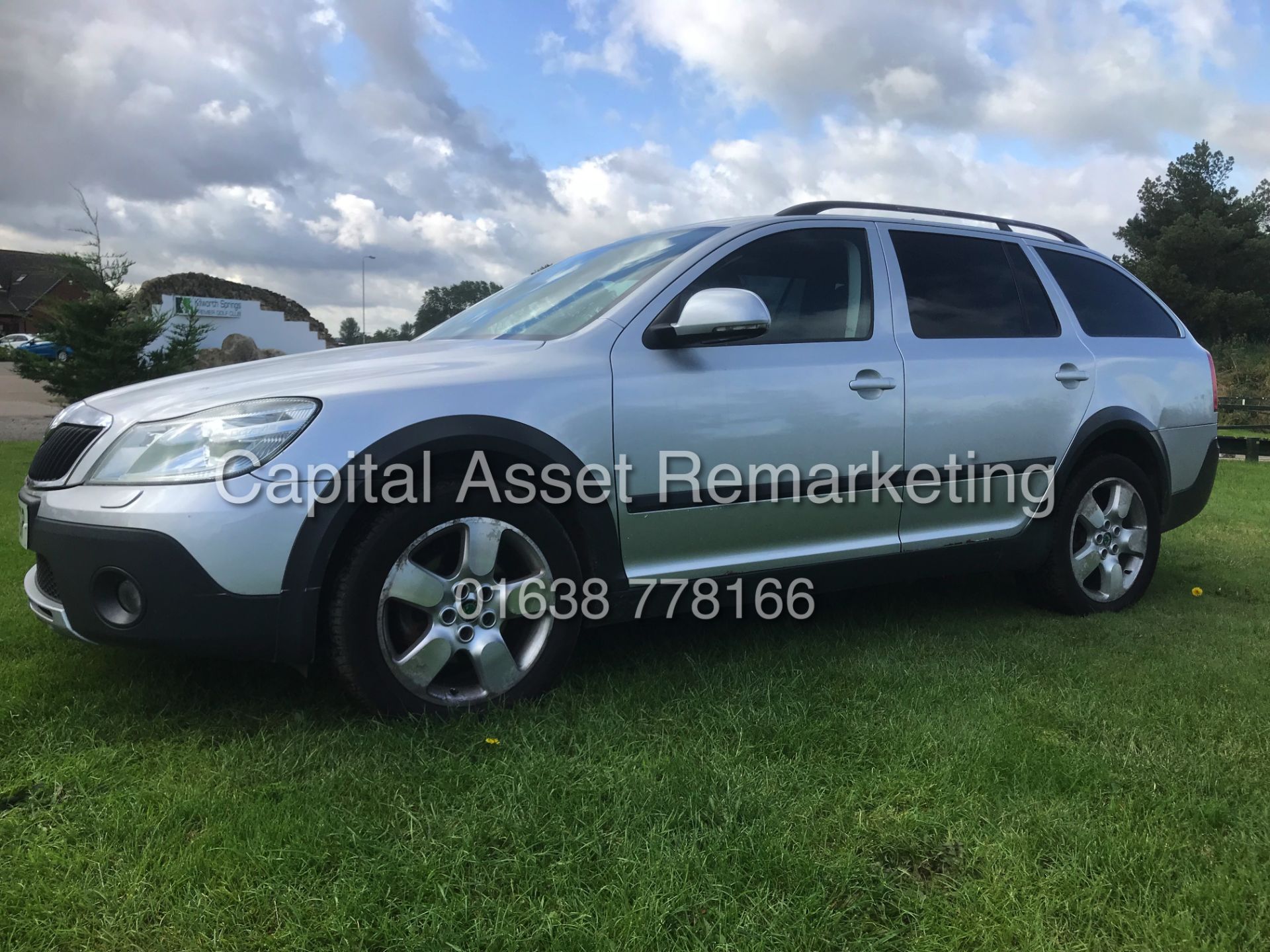 SKODA OCTAVIA SCOUT 2.0TDI CR S-A "DSG" ESTATE (13 REG) 1 OWNER - ONLY 78000 MILES - 140BHP - Image 5 of 21