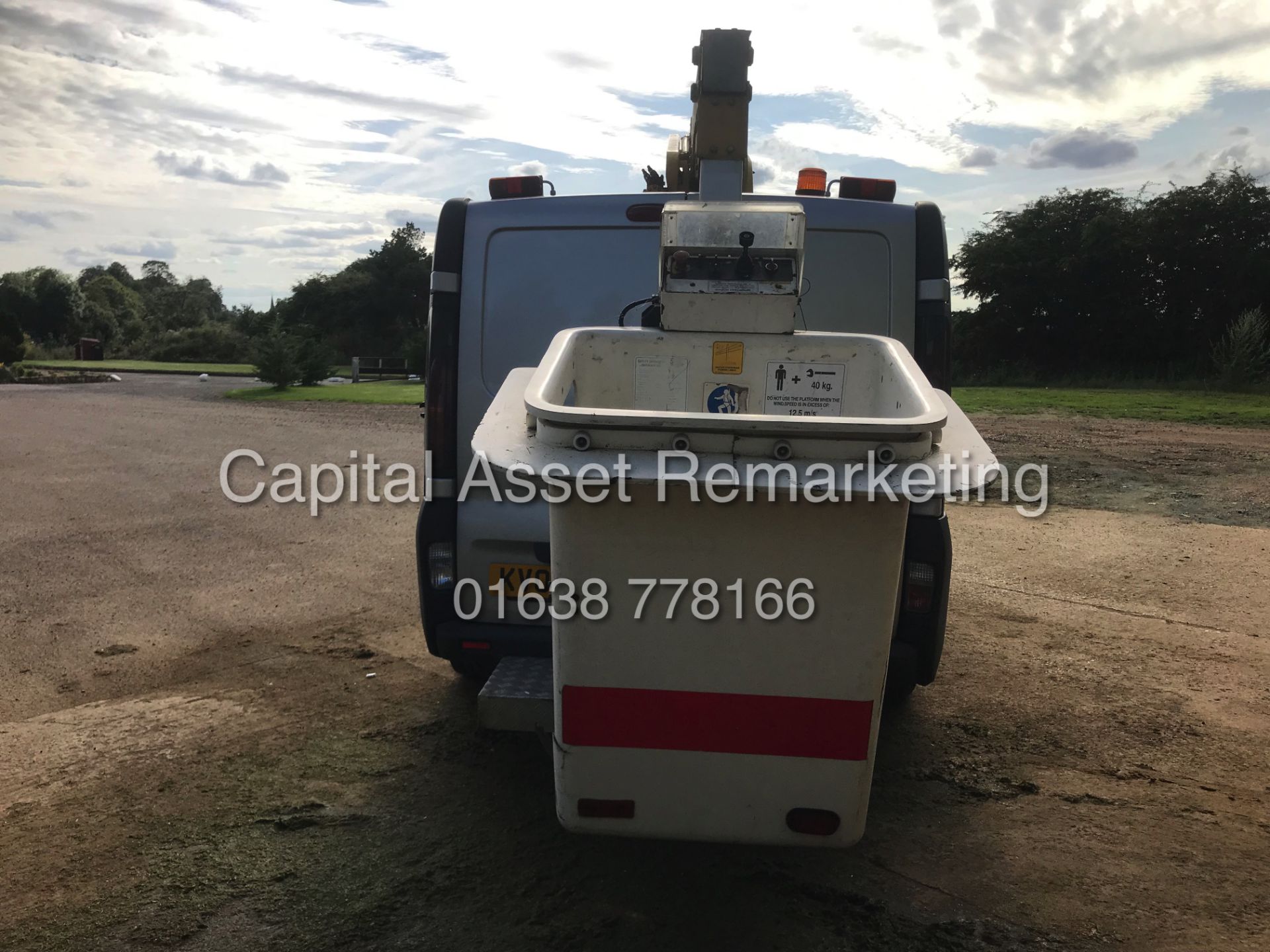 On Sale VAUXHALL VIVARO 1.9DTI 2900 "CHERRY PICKER" ONLY 61,000 MILES WITH HISTORY (05 REG) 6 SPEED - Image 3 of 13