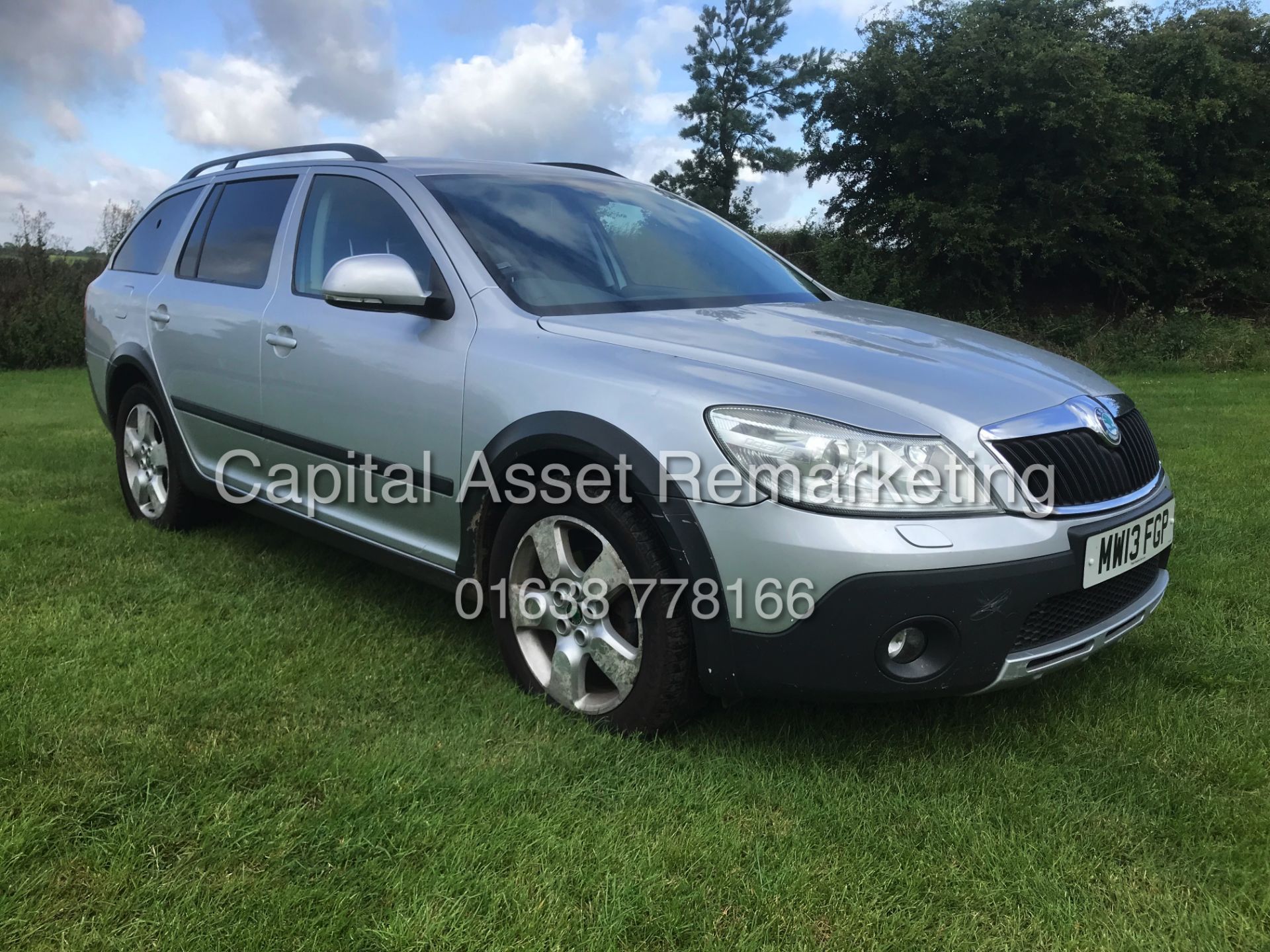 SKODA OCTAVIA SCOUT 2.0TDI CR S-A "DSG" ESTATE (13 REG) 1 OWNER - ONLY 78000 MILES - 140BHP - Image 2 of 21