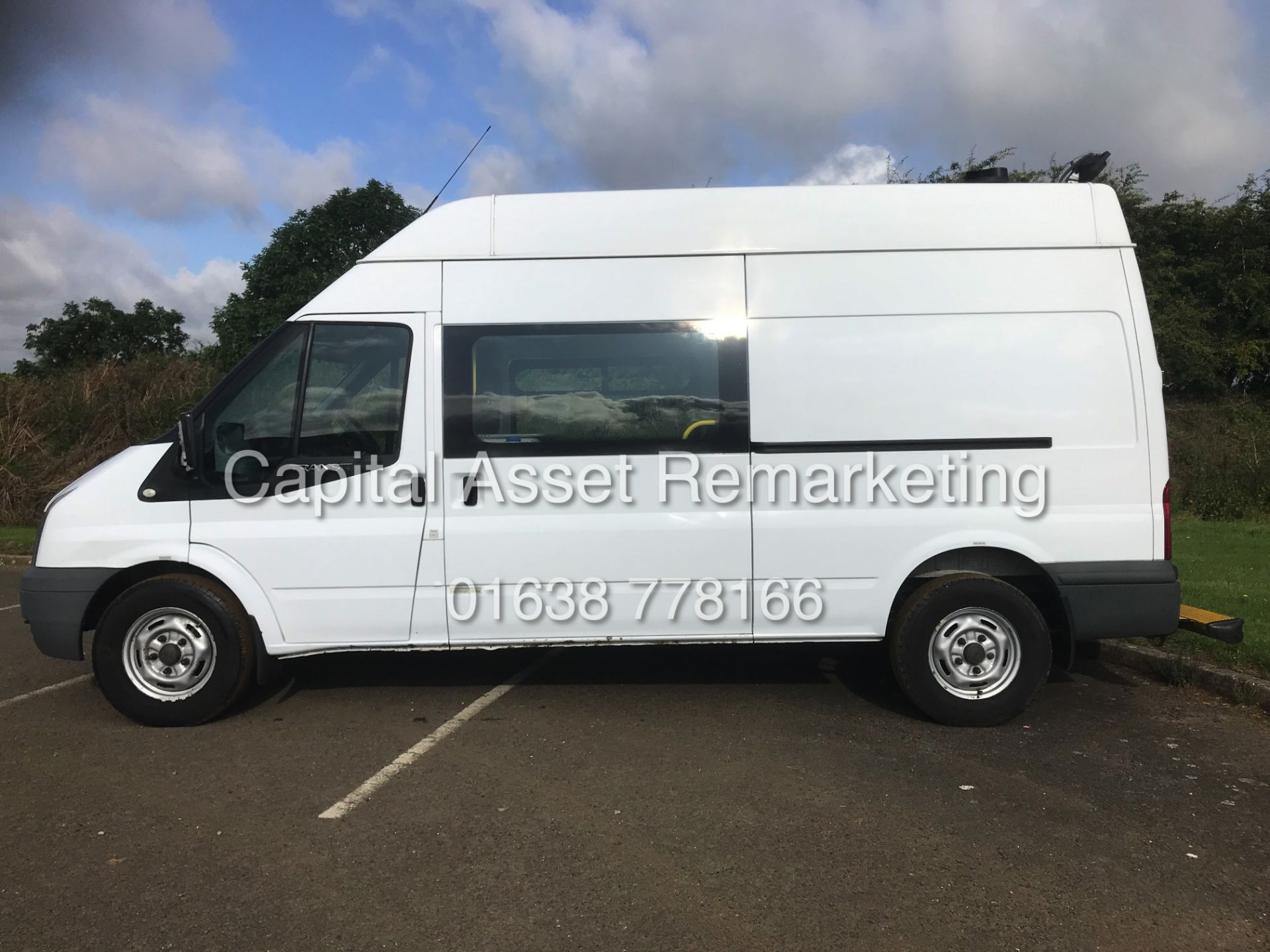 (ON SALE) FORD TRANSIT 2.4TDCI T350L (11 REG) 6 SEATER CREW/MESSING UNIT *1 OWNER* MESSING UNIT - Image 3 of 24