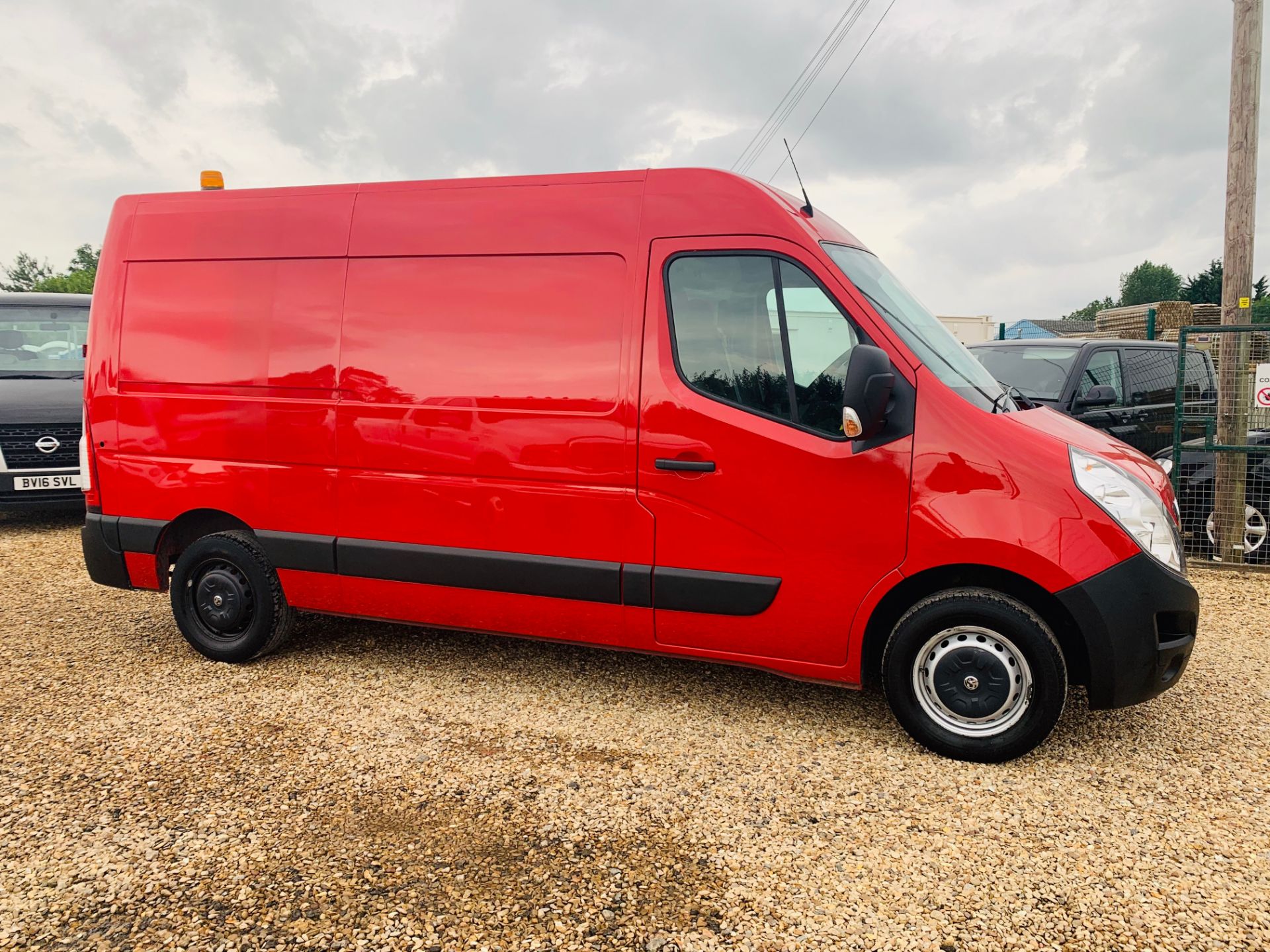 VAUXHALL MOVANO 2.3CDTI MEDIUM WHEEL BASE - 2015 REG - 1 KEEPER - AIR CON - LOW MILES - WOW!!! - Image 10 of 26