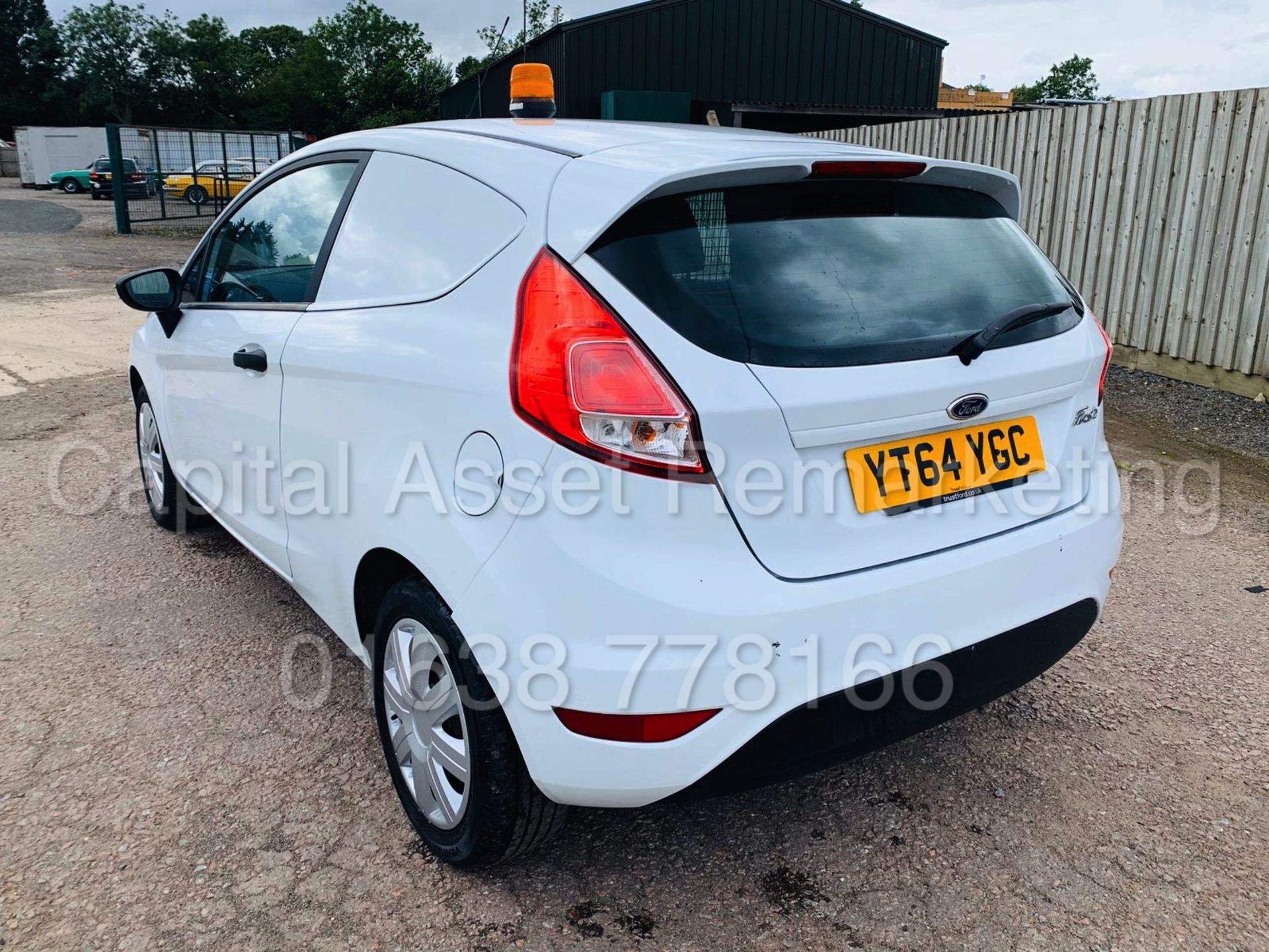 FORD FIESTA *LCV - PANEL VAN* (2015 MODEL) '1.5 TDCI - 75 BHP - 5 SPEED' (50 MPG+) *LOW MILES* - Bild 5 aus 29